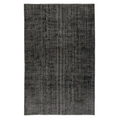 Tappeto di lana vintage nero 5.5x8.6 Ft per interni moderni. Realizzato a mano in Turchia