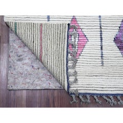 5'5"x8'6" White Moroccan Weave Geometric Design Hand Knotted Wool Oriental Rug