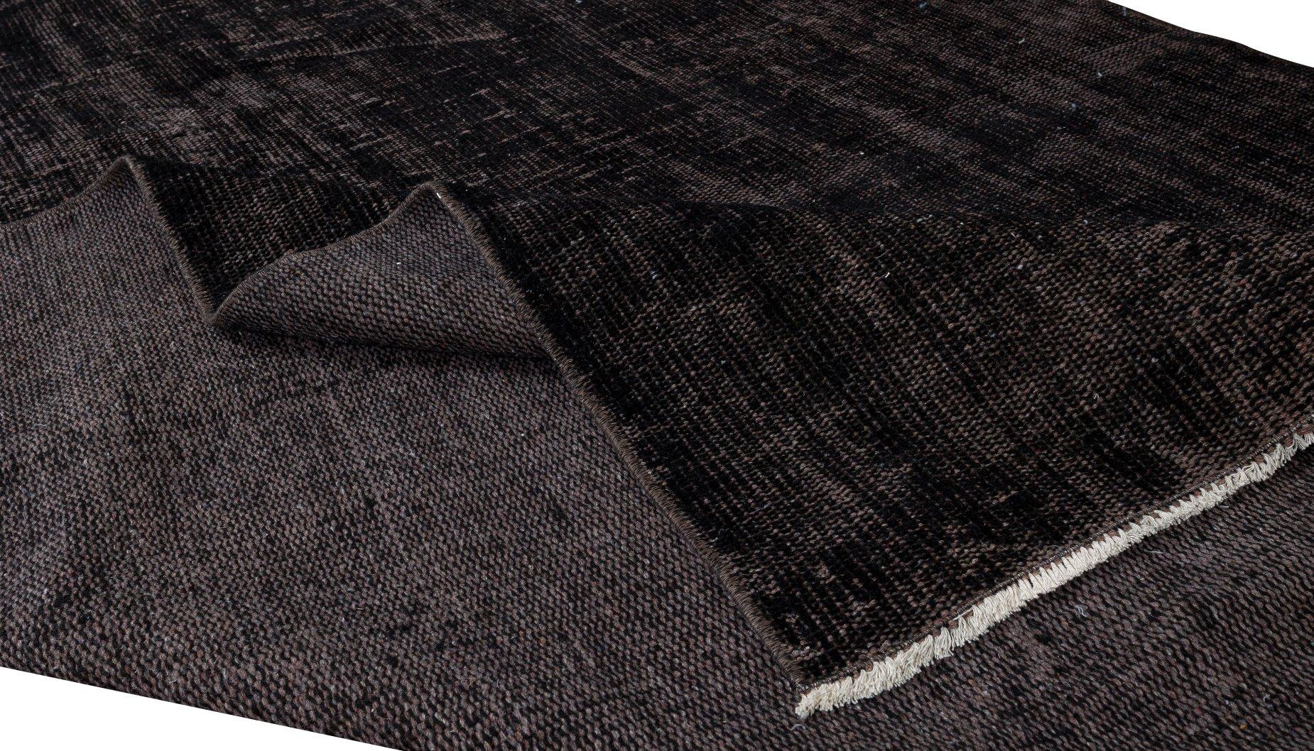 Modern 5.5x8.7 Ft Contemporary Vintage Area Rug in Solid Black, Handmade in Turkey For Sale
