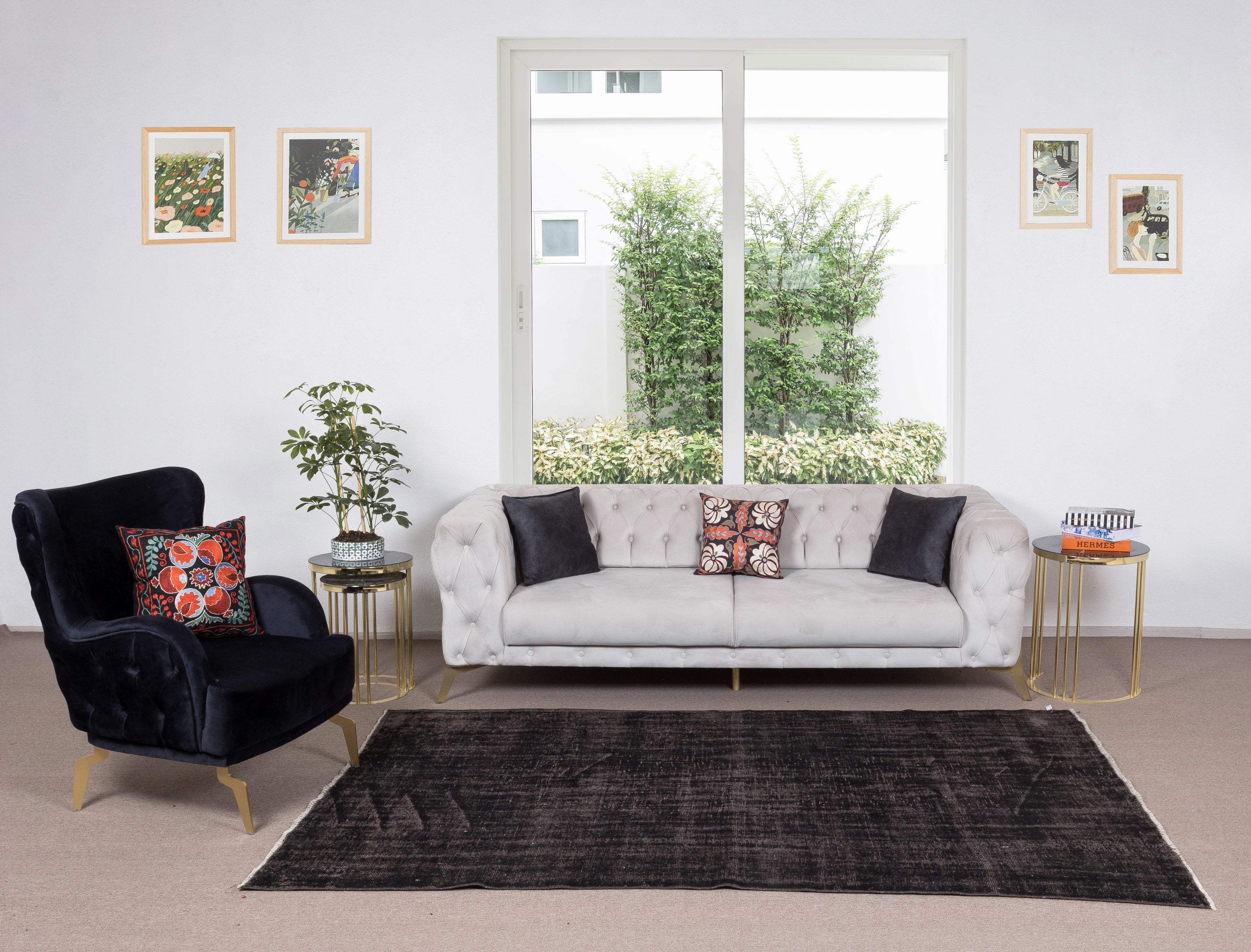 5.5x8.7 Ft Contemporary Vintage Area Rug in Solid Black, handgefertigt in der Türkei im Angebot