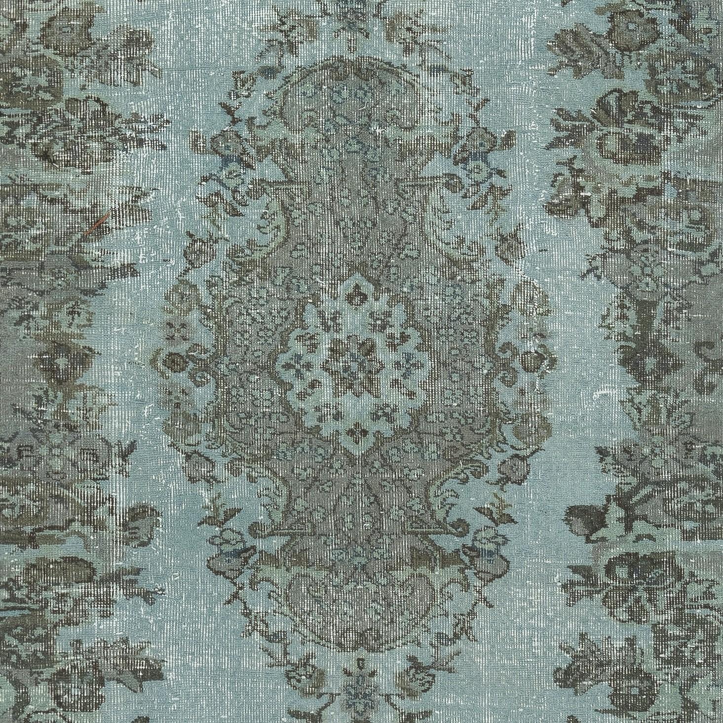 5.5x9 Ft Contemporary Blue Area Rug with Medallion Design. Noué à la main en Turquie Bon état - En vente à Spring Valley, NY