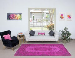 Moderner handgeknüpfter türkischer Teppich mit Medaillon-Design in Rosa 5,5x9 Ft
