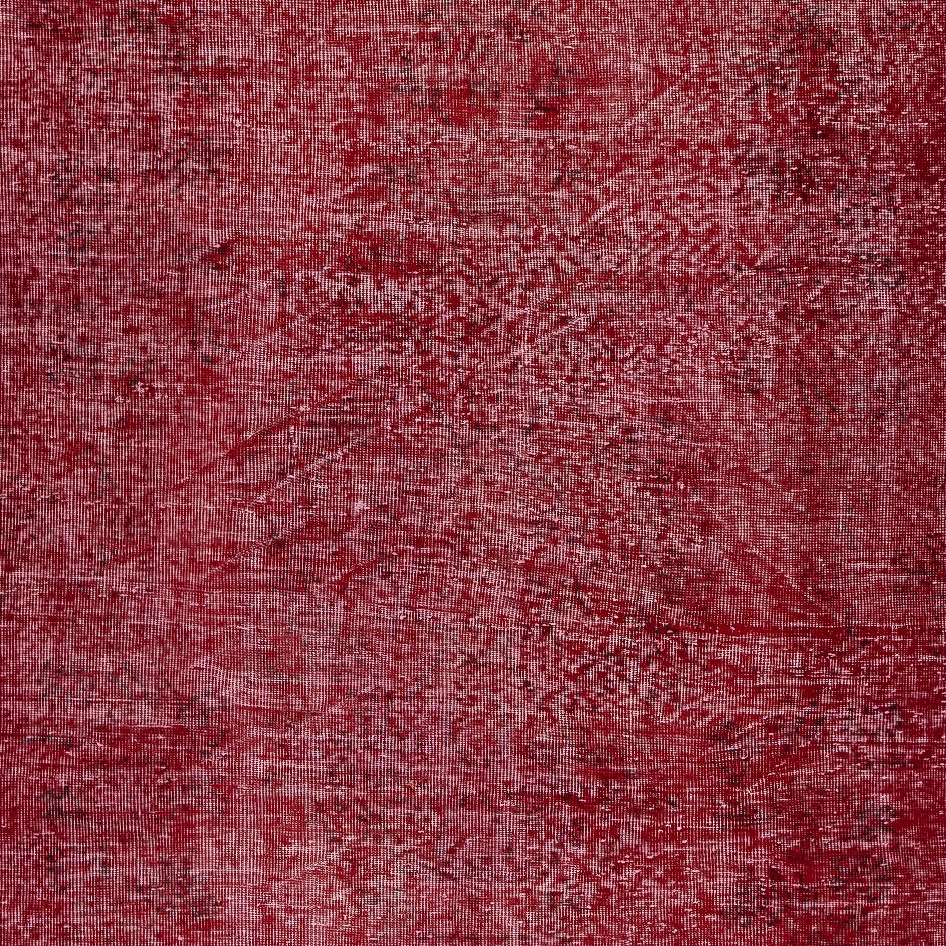 5.5x9 Ft Moderner Türkischer Wollteppich. Vintage Red Overdyed Handmade Area Rug im Zustand „Gut“ im Angebot in Spring Valley, NY