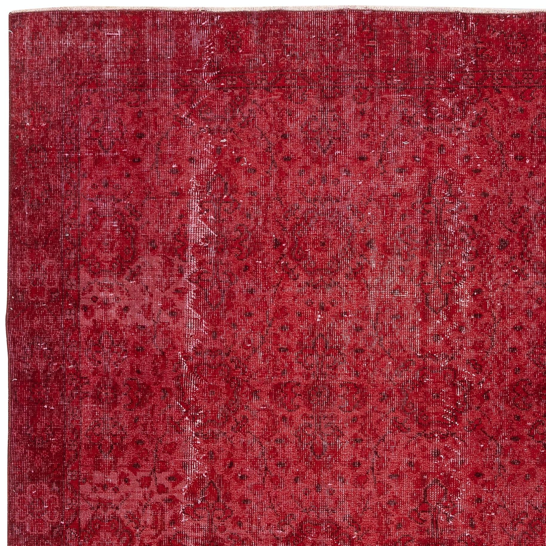 5.5x9 Ft Red Handmade Turkish Area Rug. Vintage Floral Design Carpet In Good Condition For Sale In Spring Valley, NY
