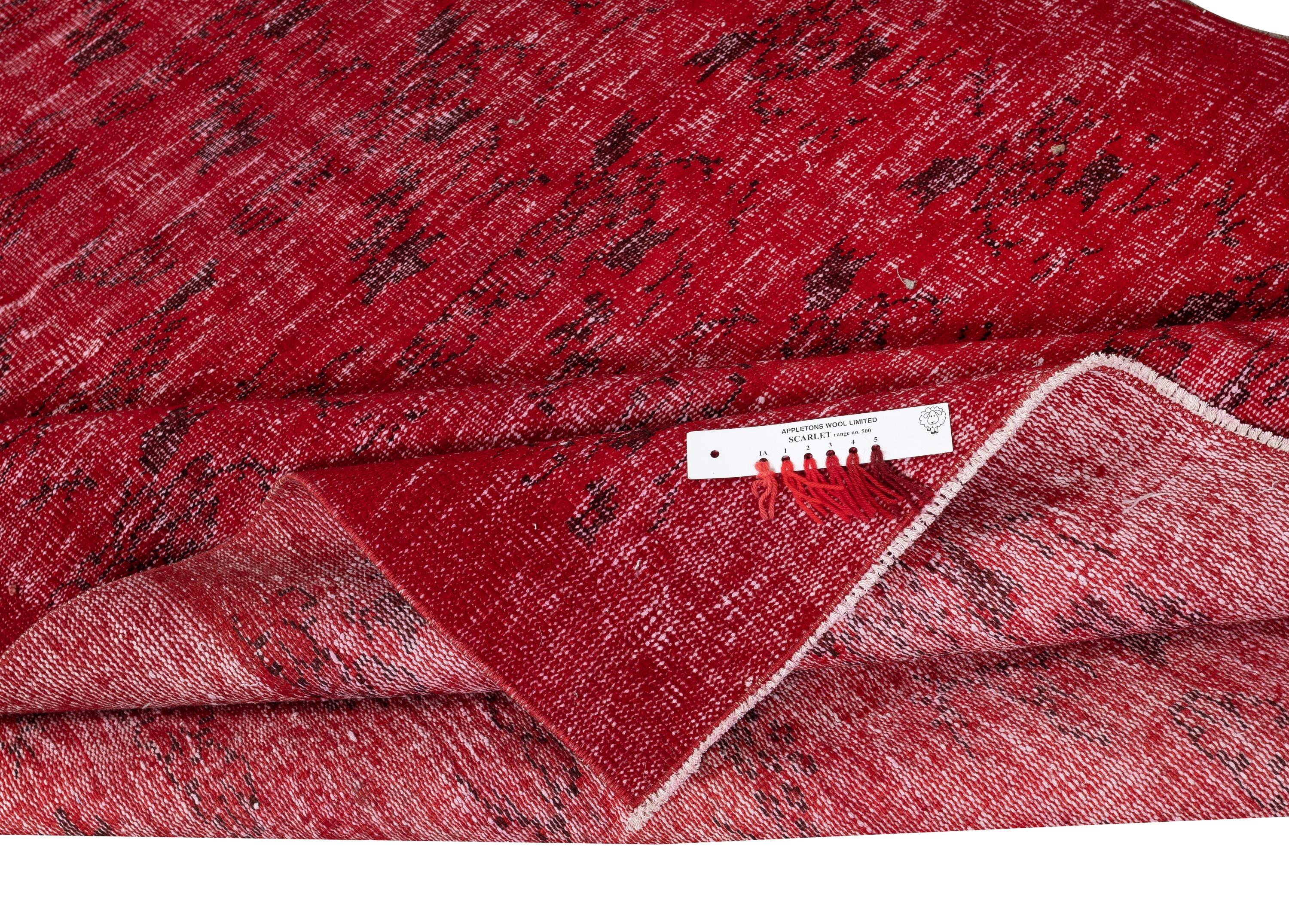 5.5x9 Ft Rot gefärbter Wollteppich. Vintage Turkish Handmade Area Rug für Schlafzimmer (Moderne) im Angebot