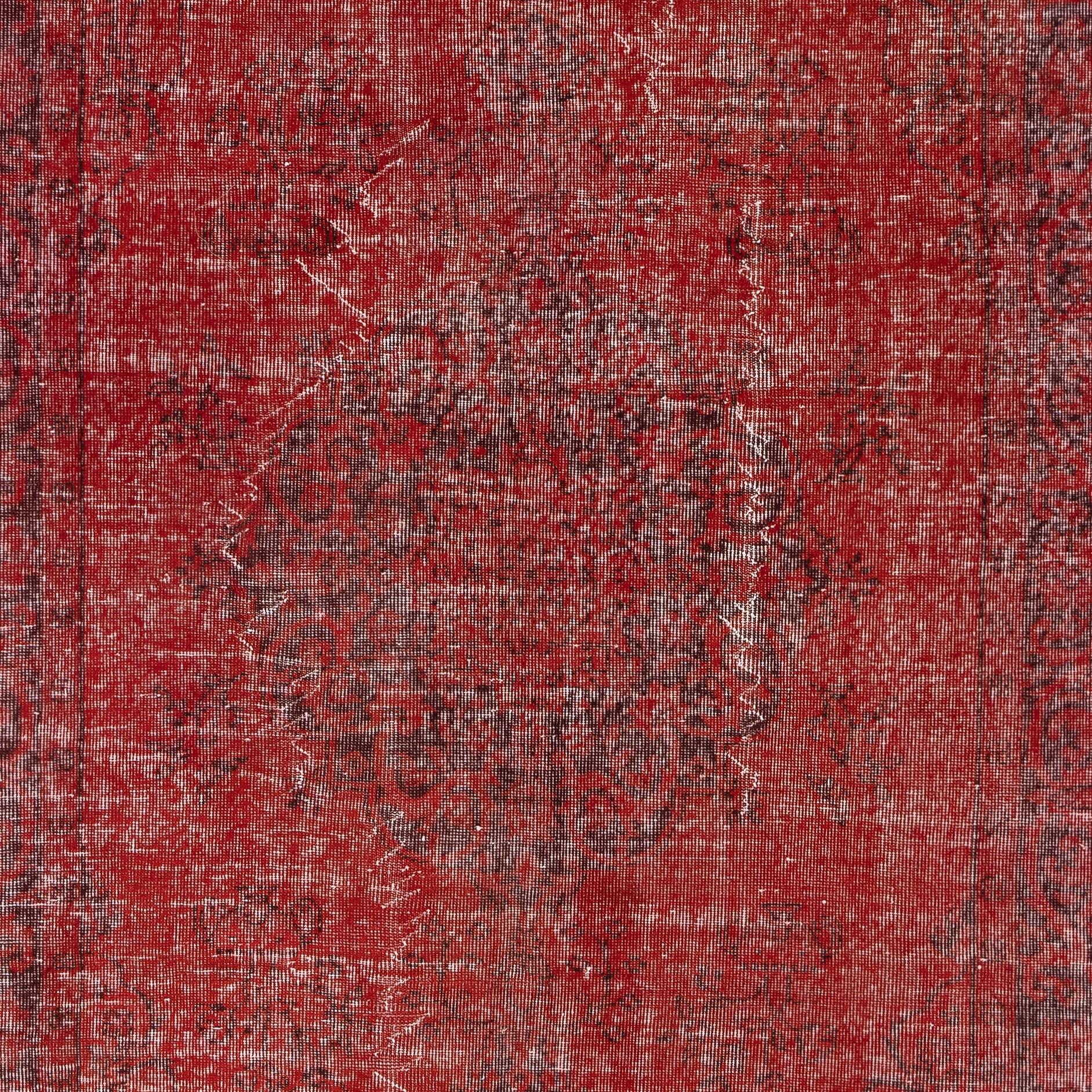 5.5x9 Ft Vintage Handmade Türkischer Teppich Overdyed in Rot für moderne Innenräume (Handgeknüpft) im Angebot