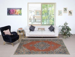 5.5x9.2 Ft Hand knotted Vintage Turkish Wool Area Rug with Medallion Design