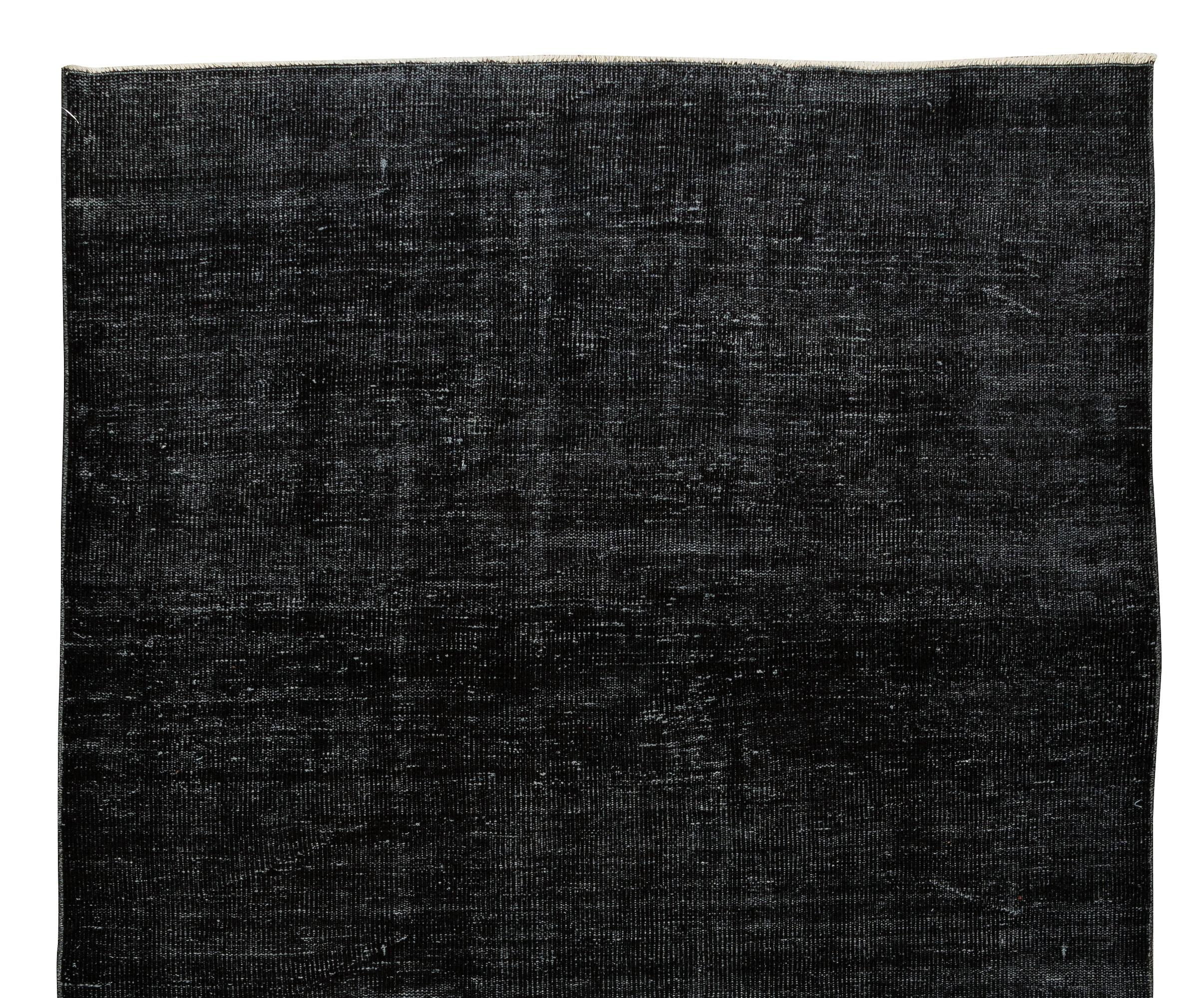 Turkish 5.5x9.2 Ft Solid Black Area Rug made of wool and cotton, Hand-Knotted in Turkey For Sale