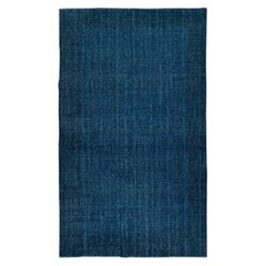 Tappeto blu solido 5.5x9.2 Ft per interni moderni, fatto a mano in Turchia