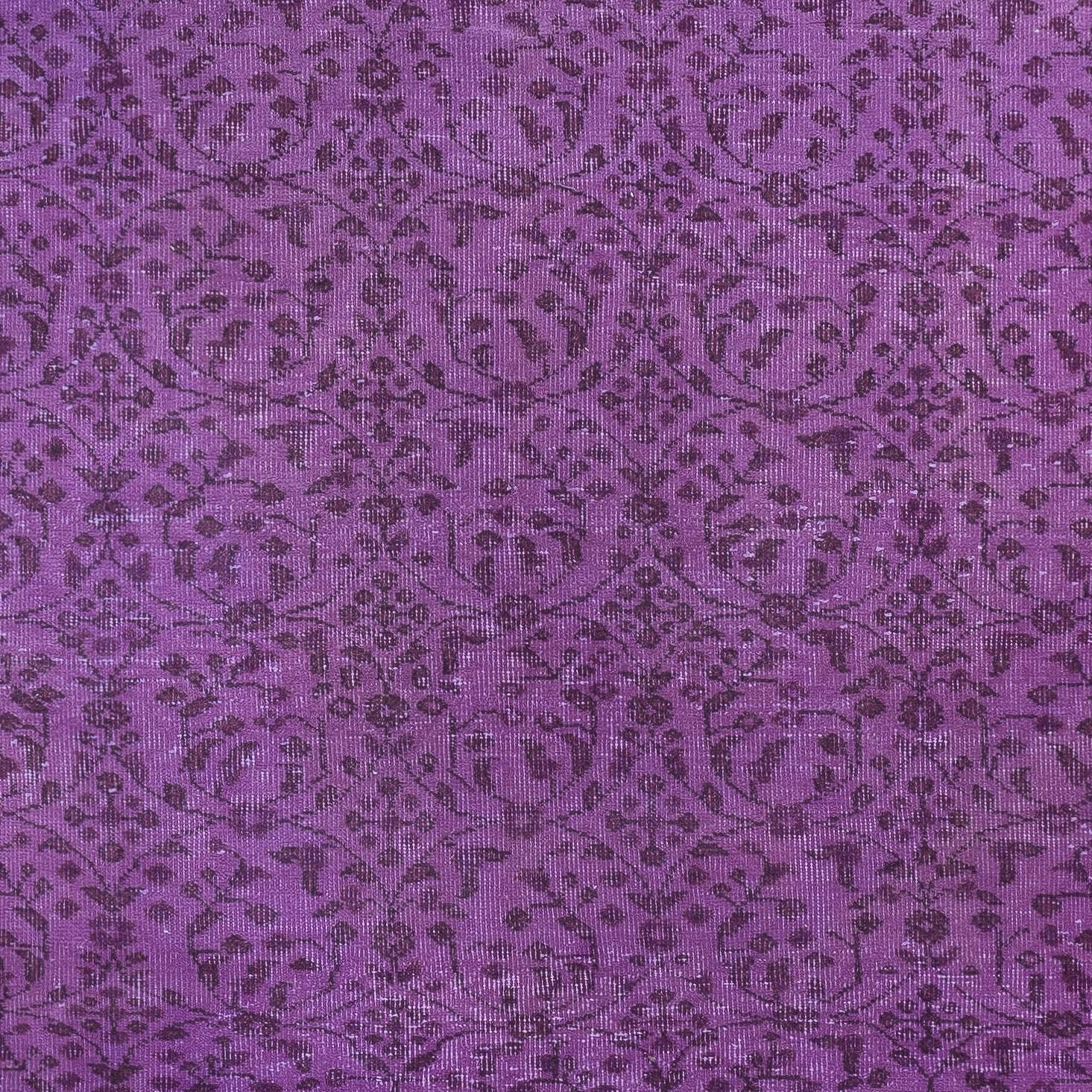 5.5x9.3 Ft Modern Anti-bacterial Area Rug in Purple, Hand-Made in Turkey In Good Condition For Sale In Spring Valley, NY