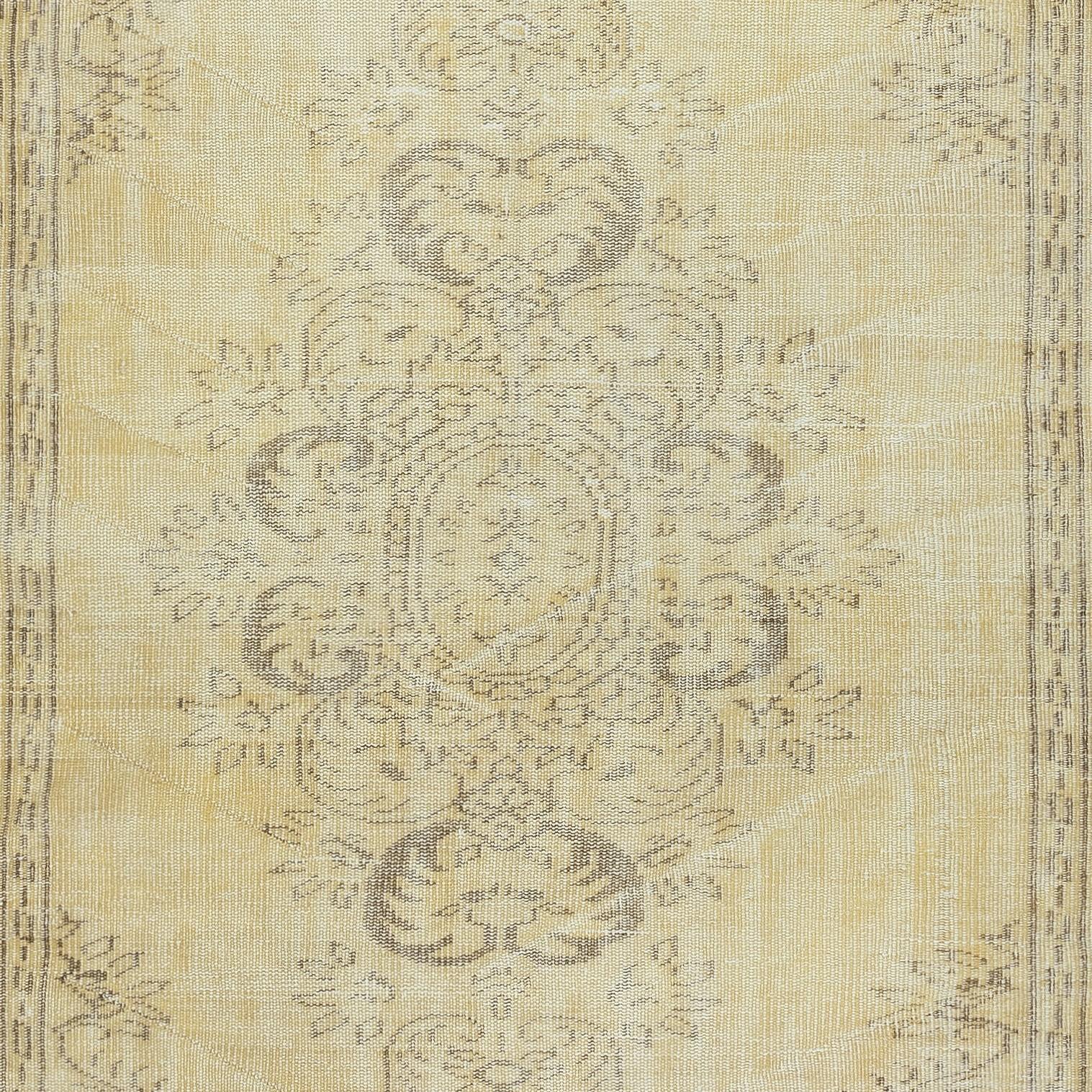 Annodato a mano Tappeto rustico unico fatto a mano 5.5x9.3 Ft, Tappeto turco sbiadito dal sole degli anni '60 in vendita