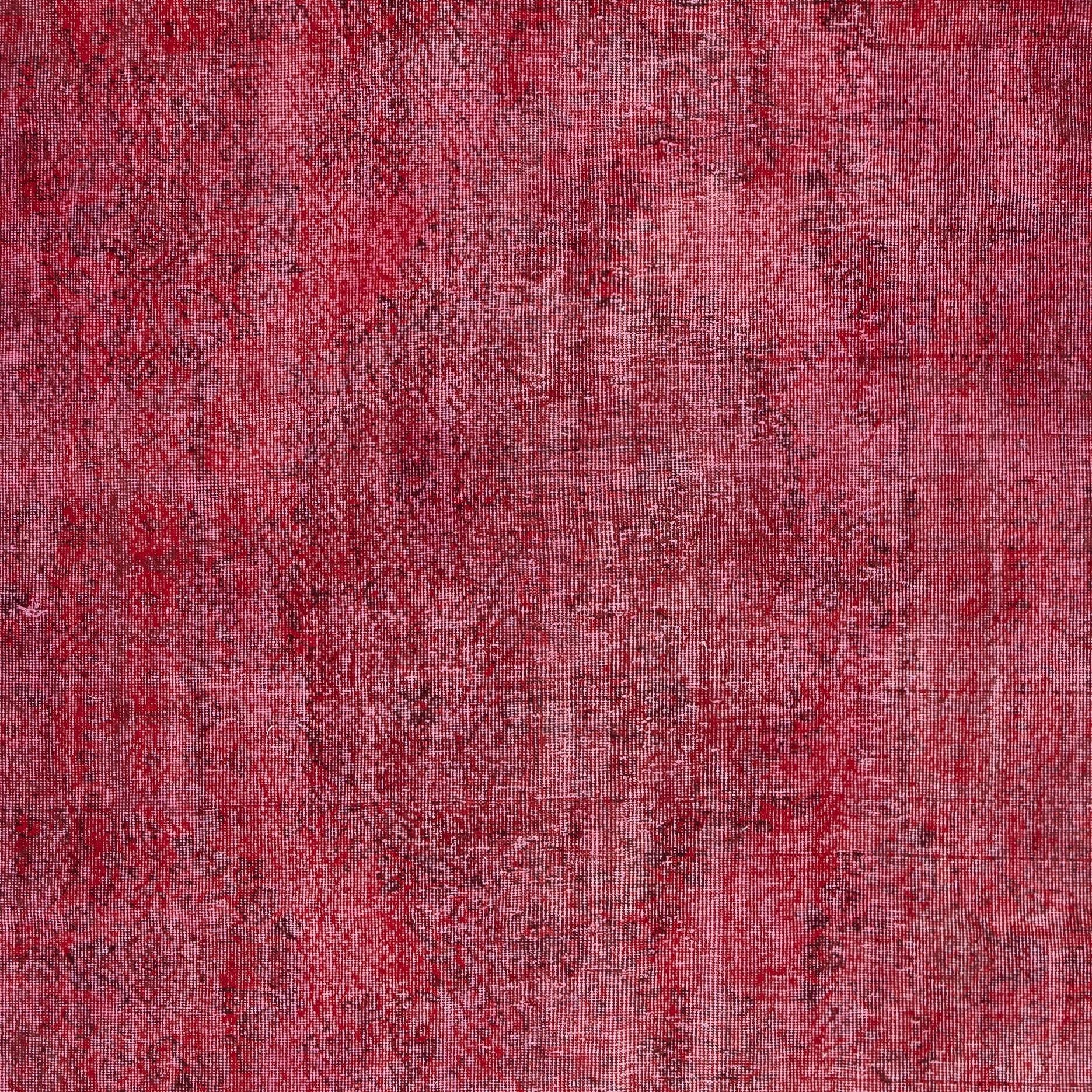 5.5x9.4 Ft Rot gefärbter handgefertigter Teppich. Vintage Turkish Area Rug für Wohnzimmer (Türkisch) im Angebot