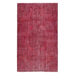 5.5x9.4 Ft Rot gefärbter handgefertigter Teppich. Vintage Turkish Area Rug für Wohnzimmer