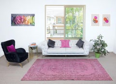 5.5x9.4 Ft Vintage Turkish Area Rug redyed in Pink Color für moderne Innenräume