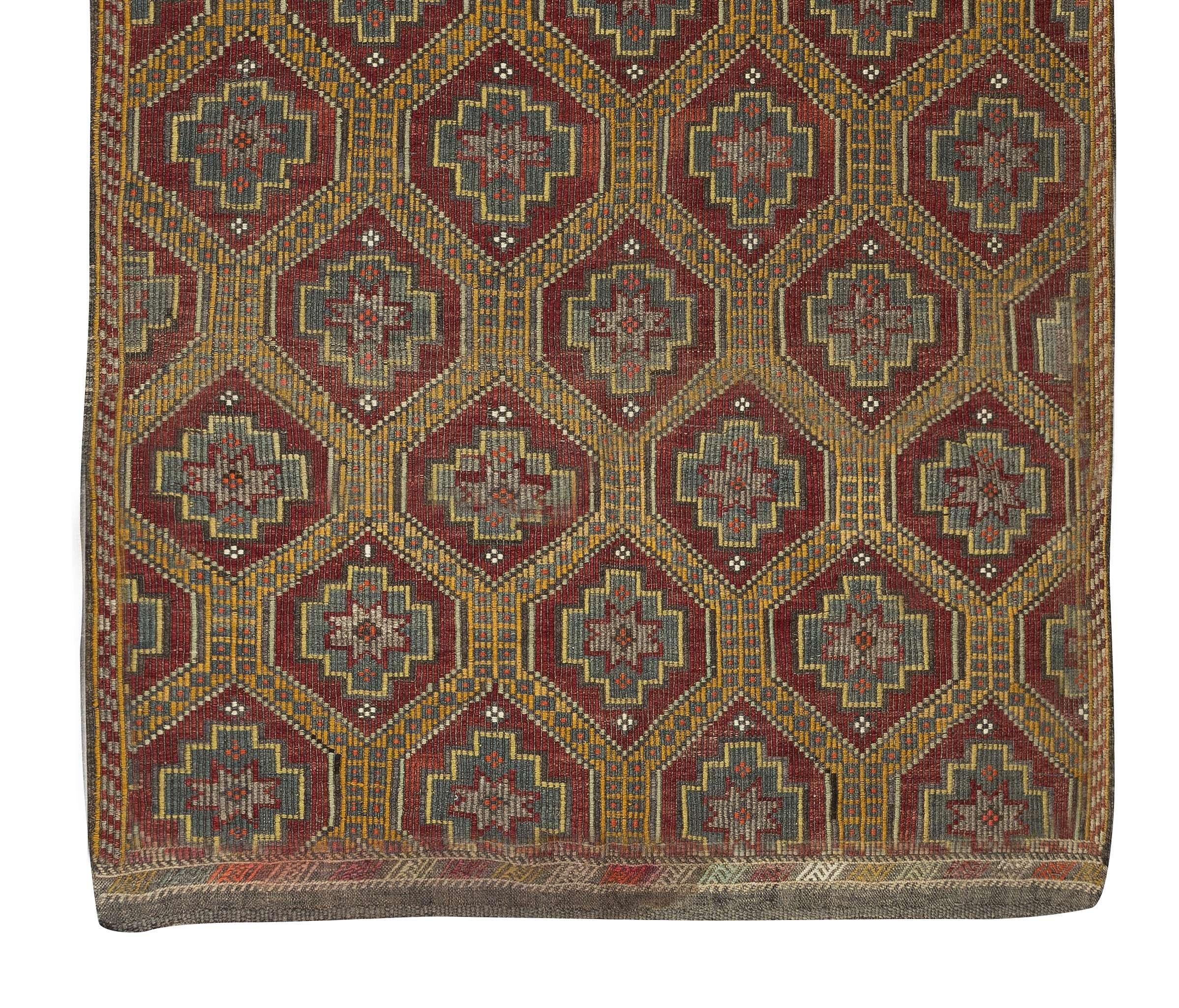 Vintage Turkish Jijim Kilim, Floral Pattern Hand-Woven Rug, 100% Wool For Sale 1