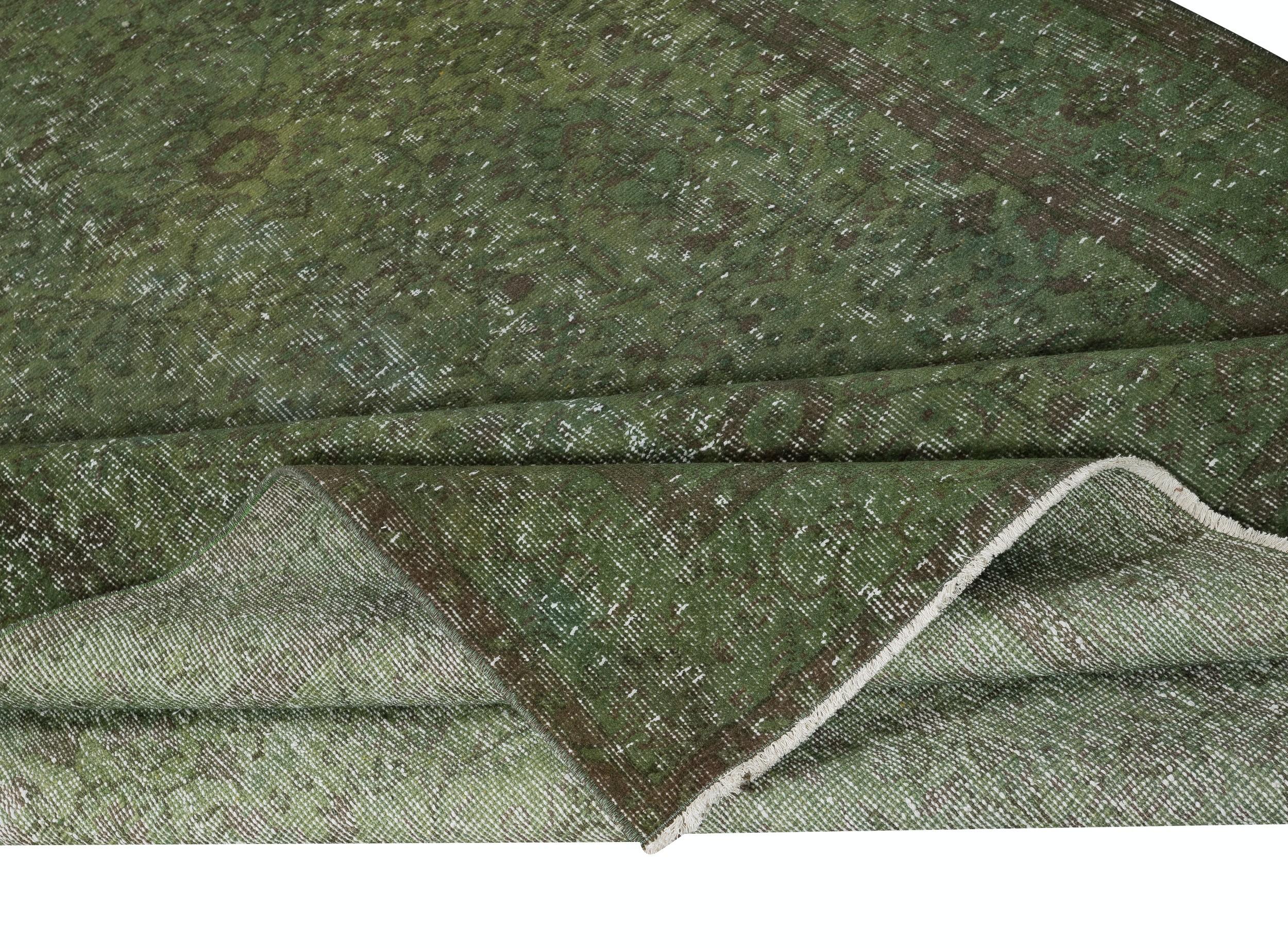 Moderno 5.5x9.5 Ft Contemporary Hand-Knotted Turkish Wool Area Rugs (Tappeto di lana turca annodata a mano) in colore verde scuro in vendita