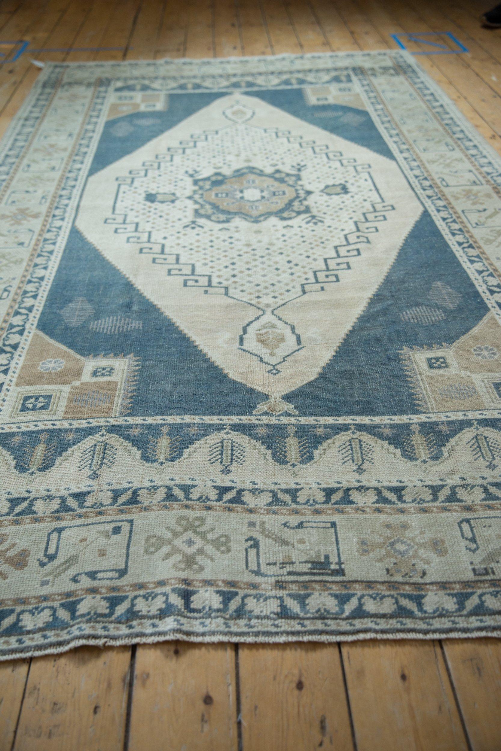 Vintage Distressed Oushak Carpet For Sale 1