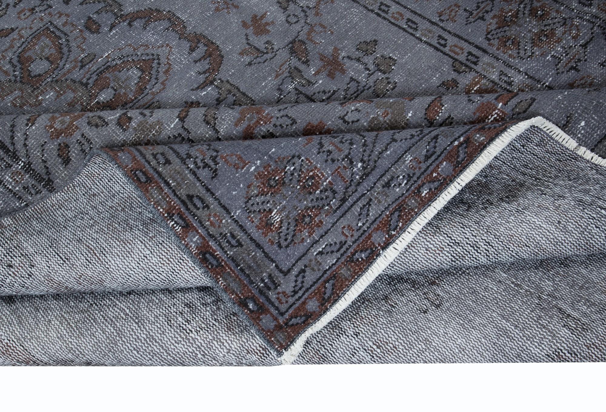 Hand-Knotted 5.5x9.7 Ft Gray Handmade Rug for Living Room, Modern Turkish Carpet for Bedroom For Sale