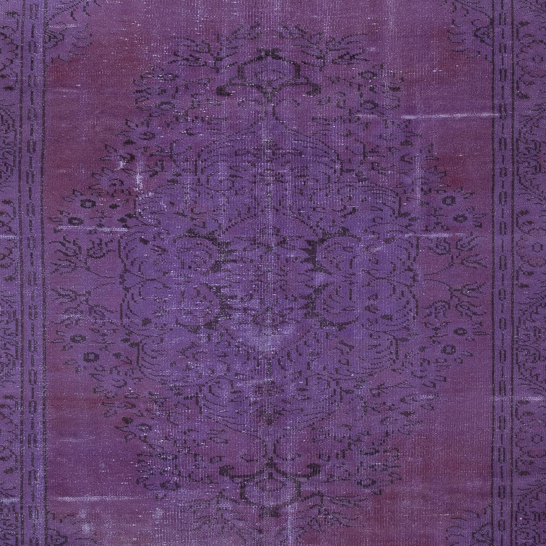 Moderner lilafarbener 5,5x9.7 Ft moderner Teppich, handgefertigter türkischer Teppich, böhmischer Wohndekor im Zustand „Gut“ im Angebot in Spring Valley, NY