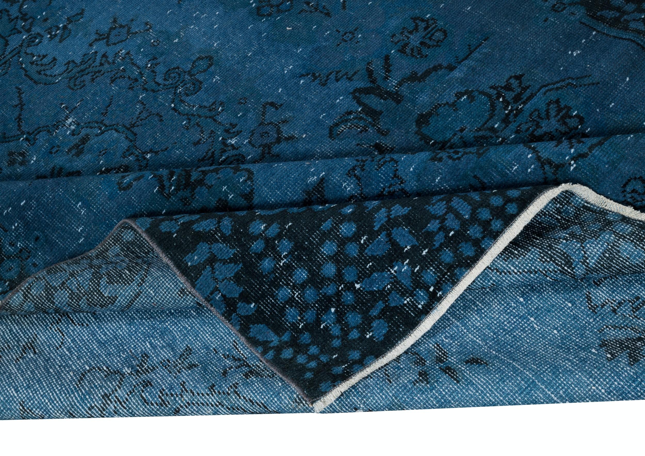 5.5x9.7 Ft Marineblaue Farbe Handgemachter Türkischer Teppich für Contemporary Interiors (Moderne) im Angebot
