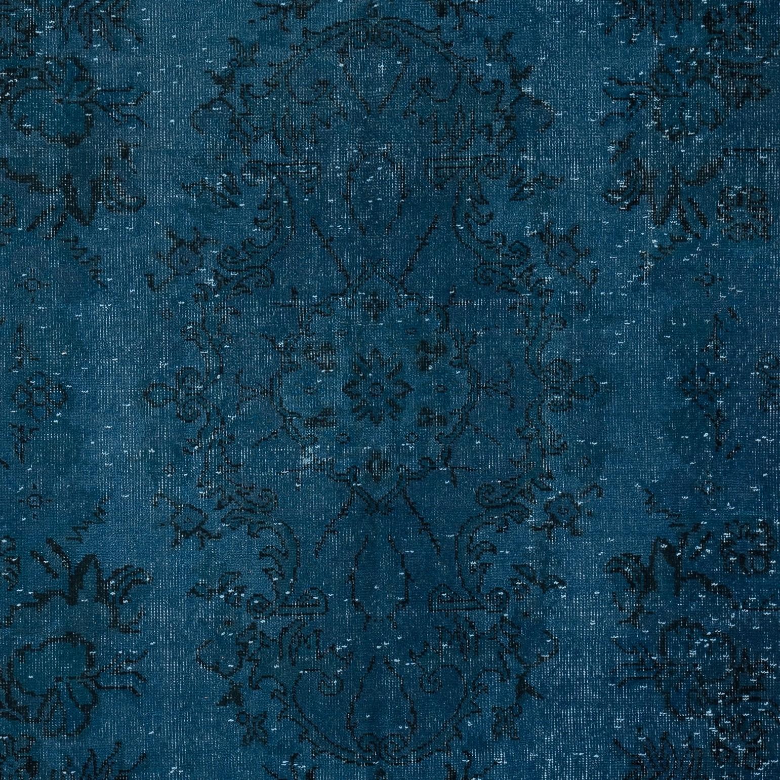 5.5x9.7 Ft Marineblaue Farbe Handgemachter Türkischer Teppich für Contemporary Interiors im Zustand „Gut“ im Angebot in Spring Valley, NY