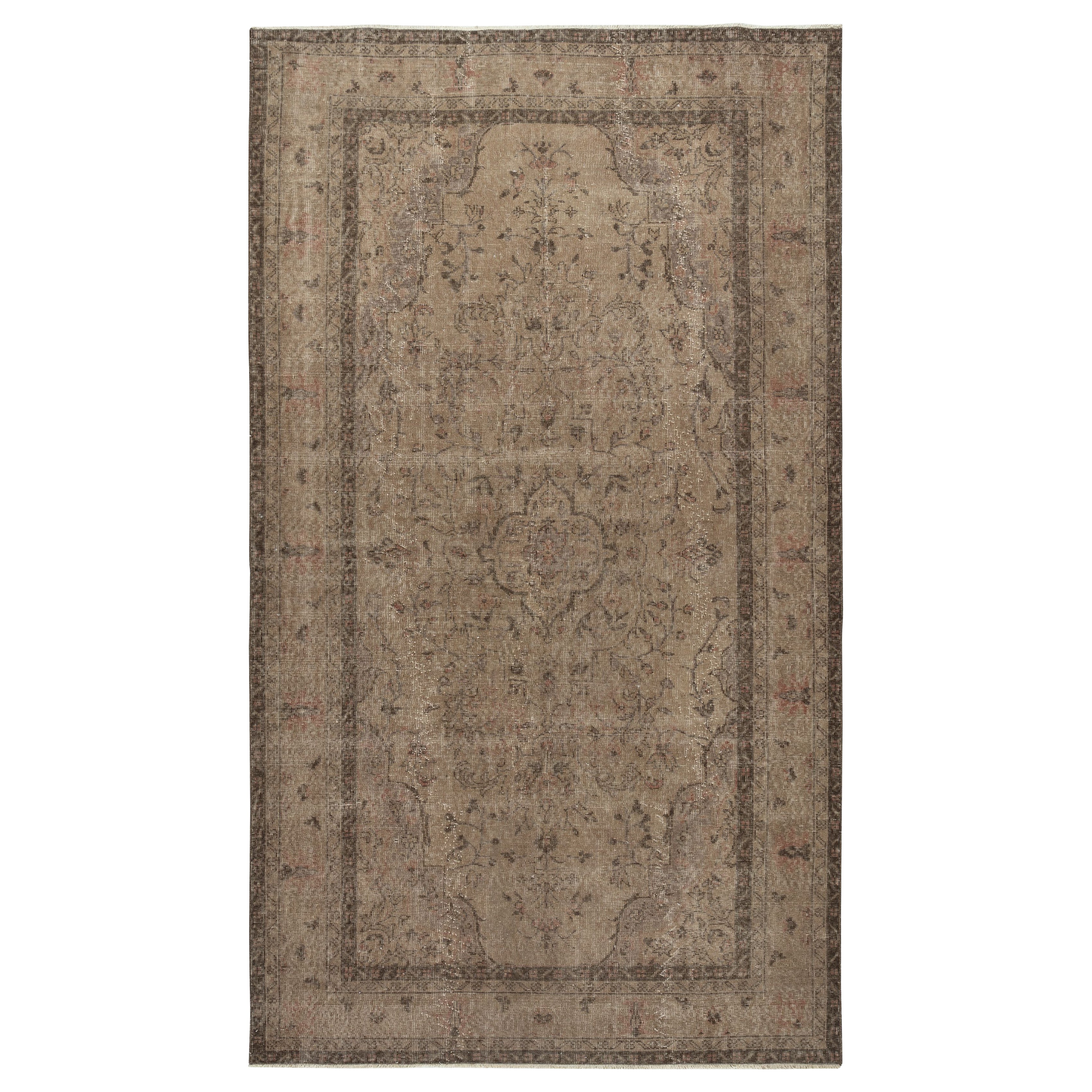 5.5x9.7 Ft Vintage Turkish Area Rug redyed in Brown Color für moderne Innenräume