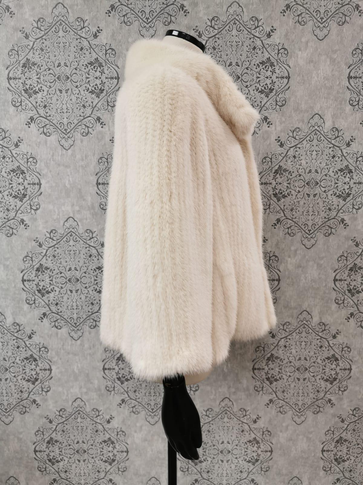 56 Bisang nuevo de punto blanco crema abrigo de piel de visón talla 10 en Nuevo Estado en Montreal, Quebec