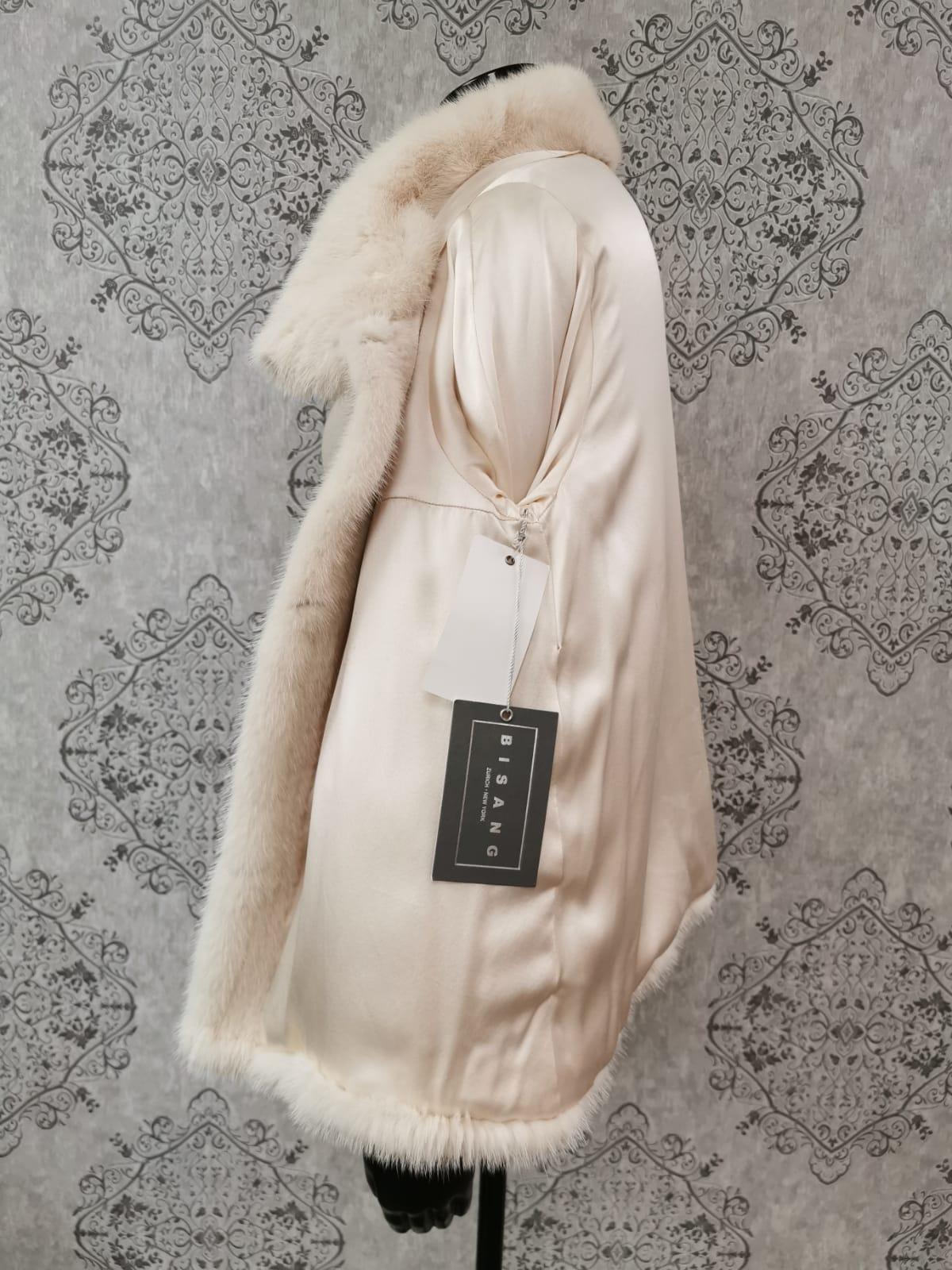 56 Brand new knitted Bisang white cream mink fur coat size 10 In New Condition In Montreal, Quebec