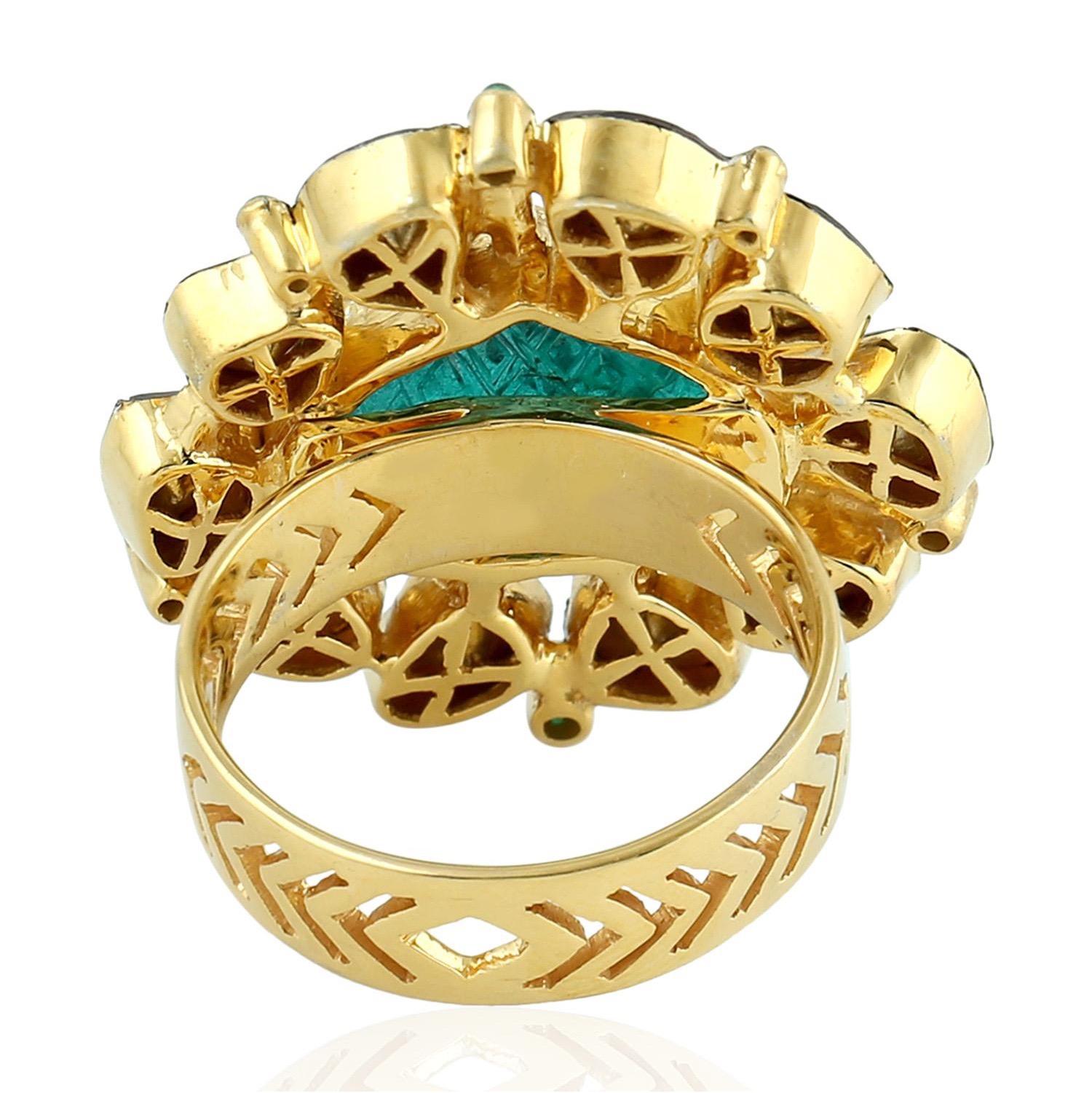 Contemporary 5.6 Carat Carved Emerald Diamond Cocktail Ring For Sale