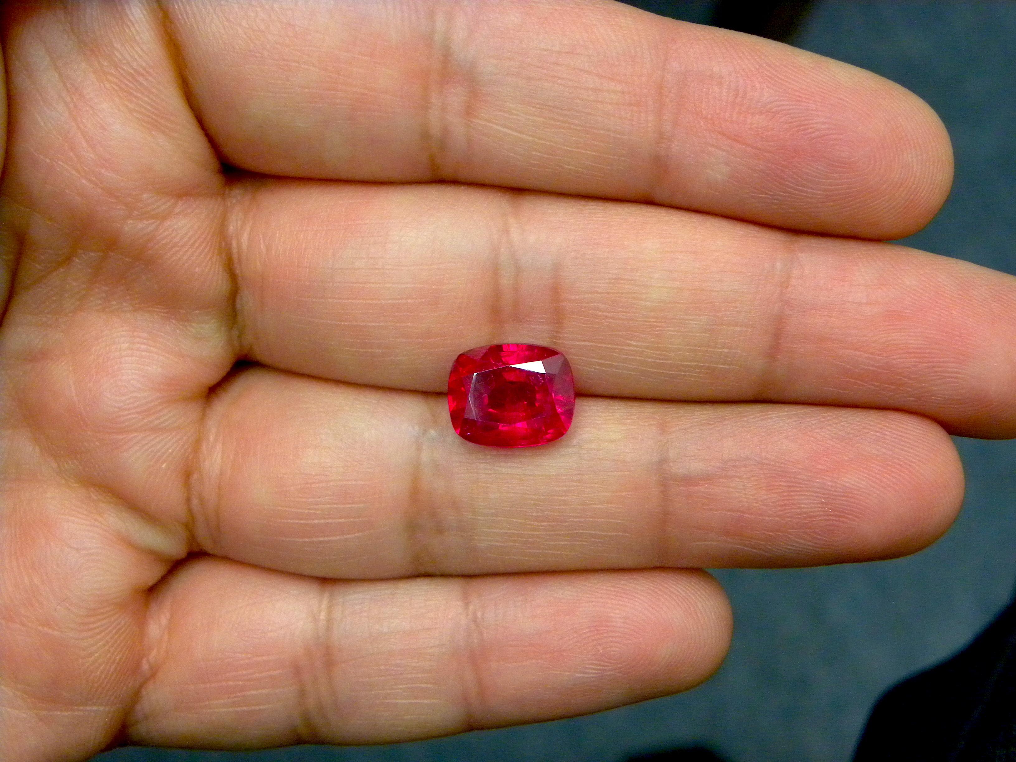 5.6 Carat Cushion-Cut Vivid Red Natural Tourmaline For Sale 3