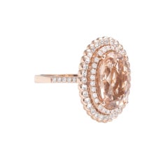 Sunita Nahata Morganit 5.60ct. Fancy Ring aus 18 Karat Roségold mit Diamant.