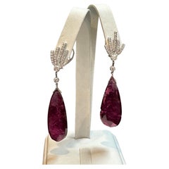 Boucles d'oreilles cocktail en or blanc 18 carats, tourmaline rose naturelle de 56 carats et diamants