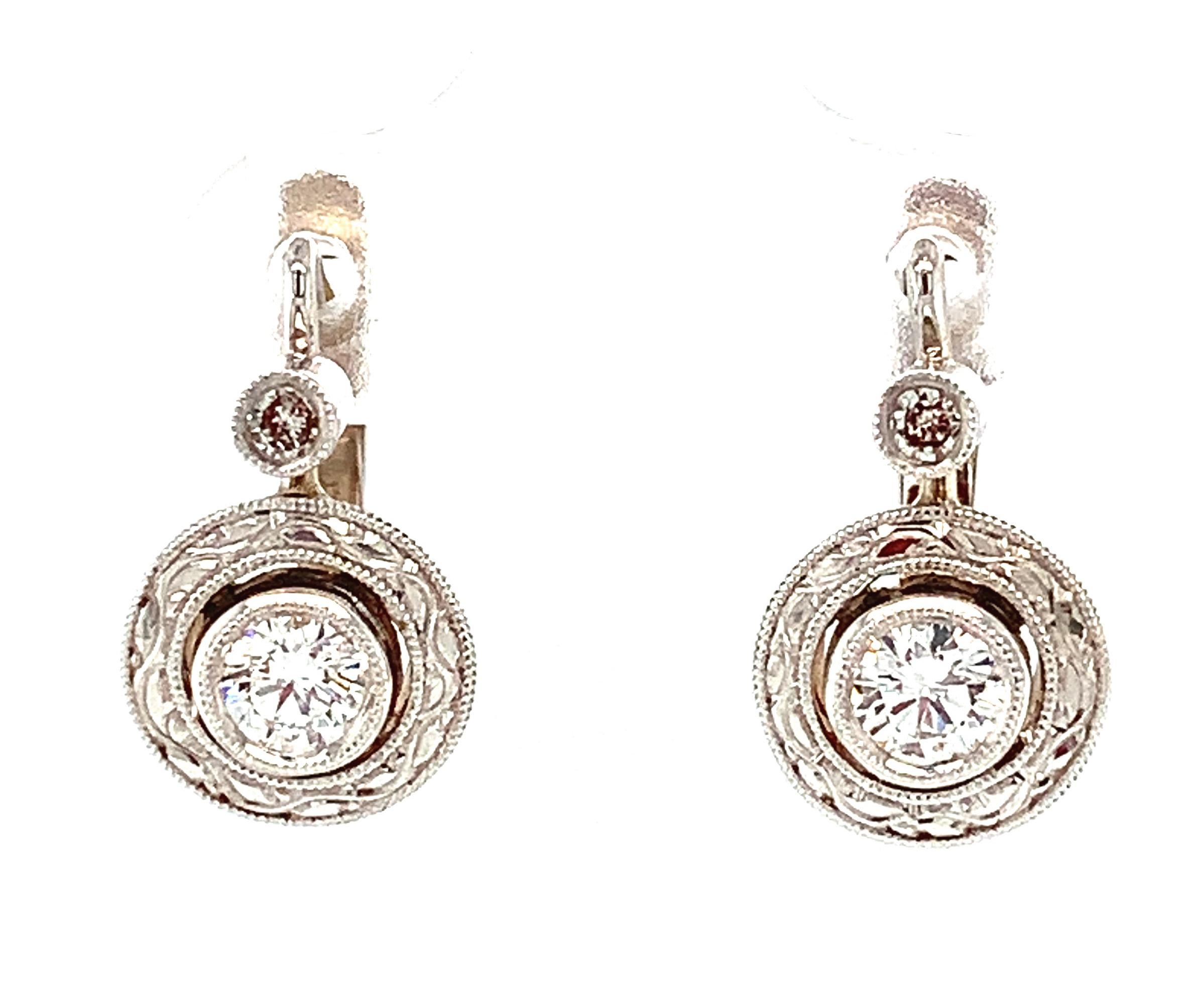 Taille brillant Boucles d'oreilles pendantes en diamant en or blanc 18k gravé, 0,56 carat total  en vente