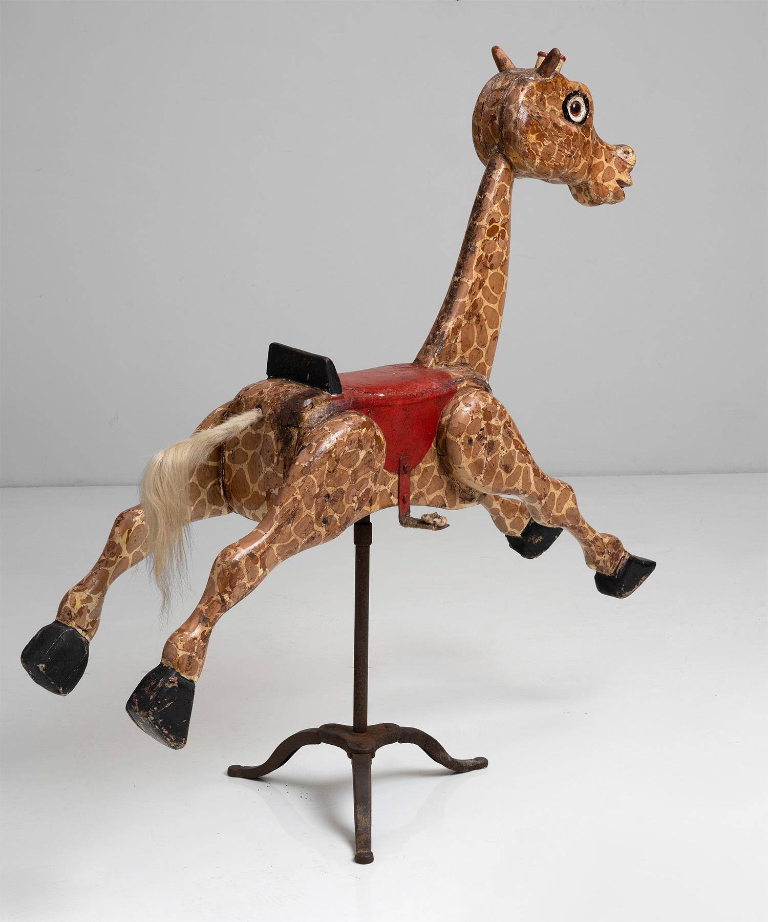 Anglais Manège de girafes, Angleterre, vers 1920 en vente