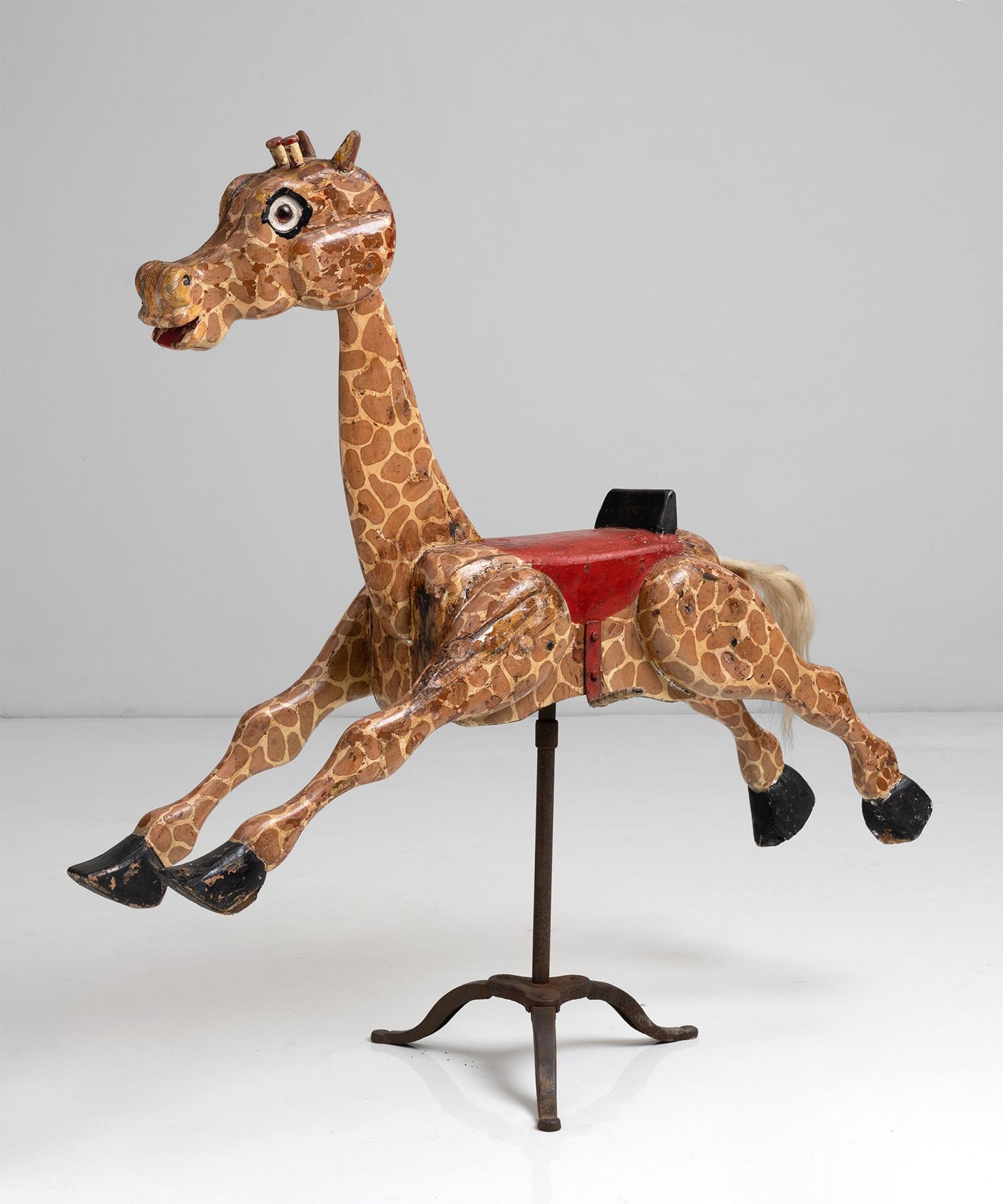 Manège de girafes, Angleterre, vers 1920 Bon état - En vente à Culver City, CA