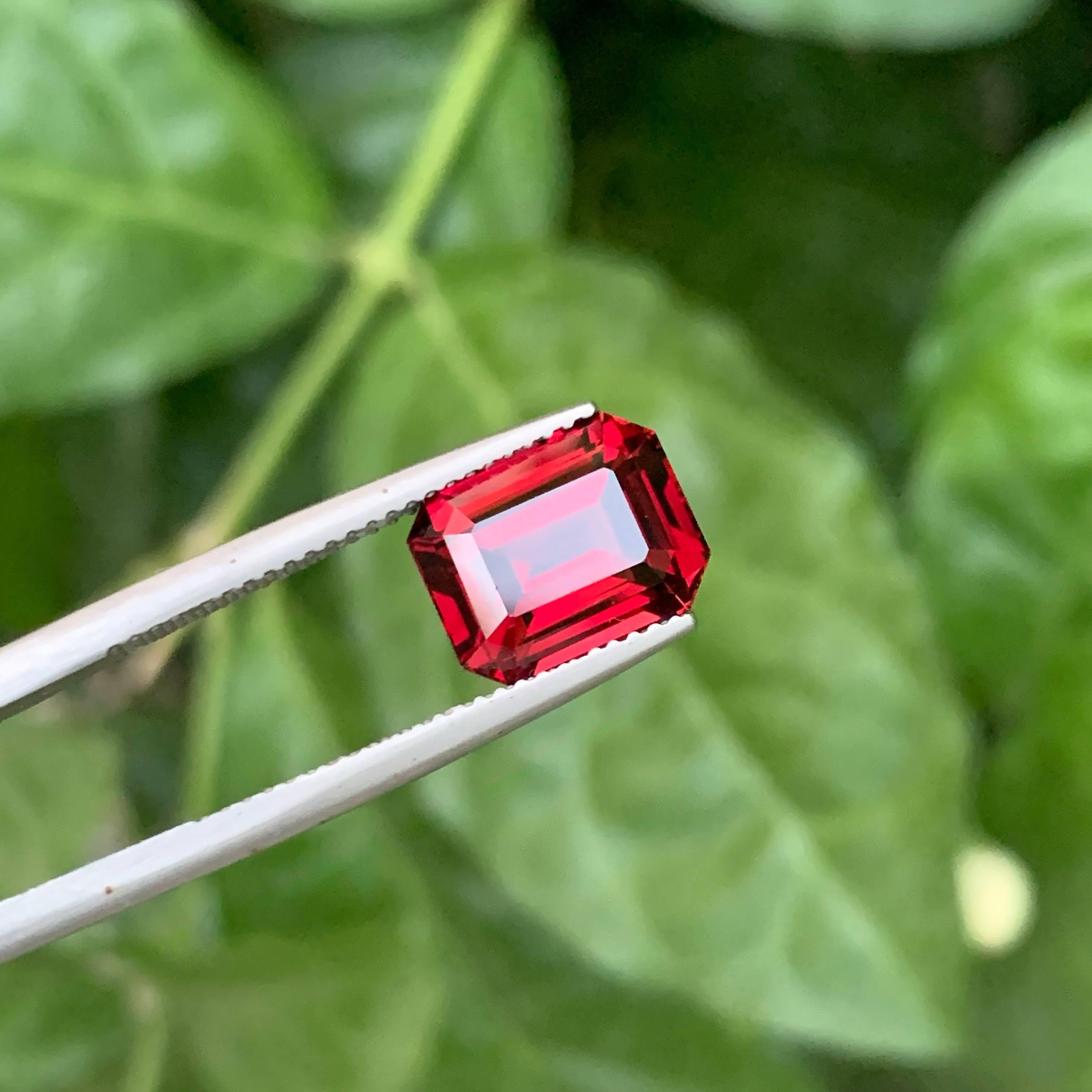 5,60 Karat Loser rosa-roter Pyrop-Granat Smaragdschliff Tansanischer Edelstein für Damen oder Herren im Angebot