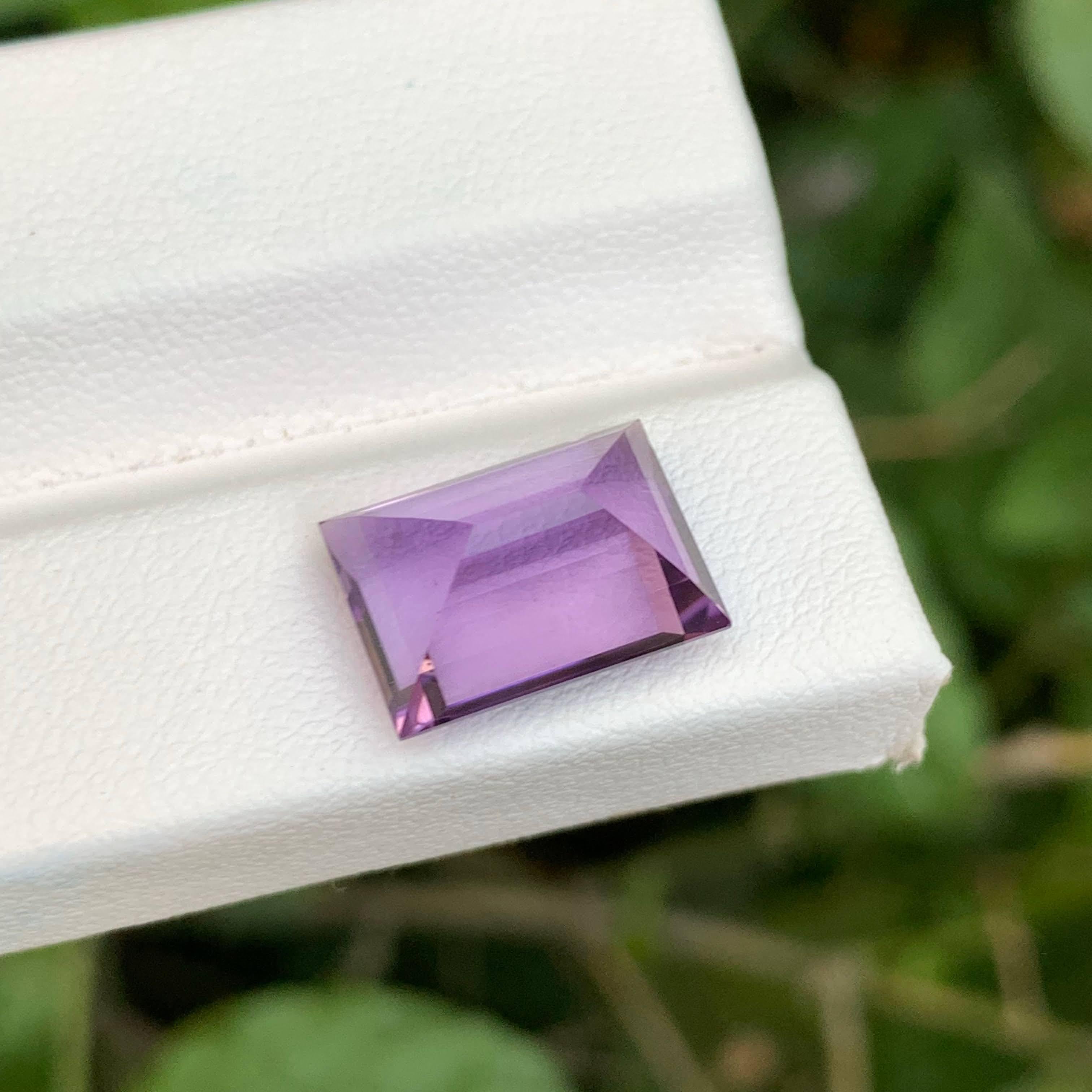 Modern 5.60 Carat Loose Purple Amethyst Stone Baguette Cut Natural Brazilian Gemstone For Sale