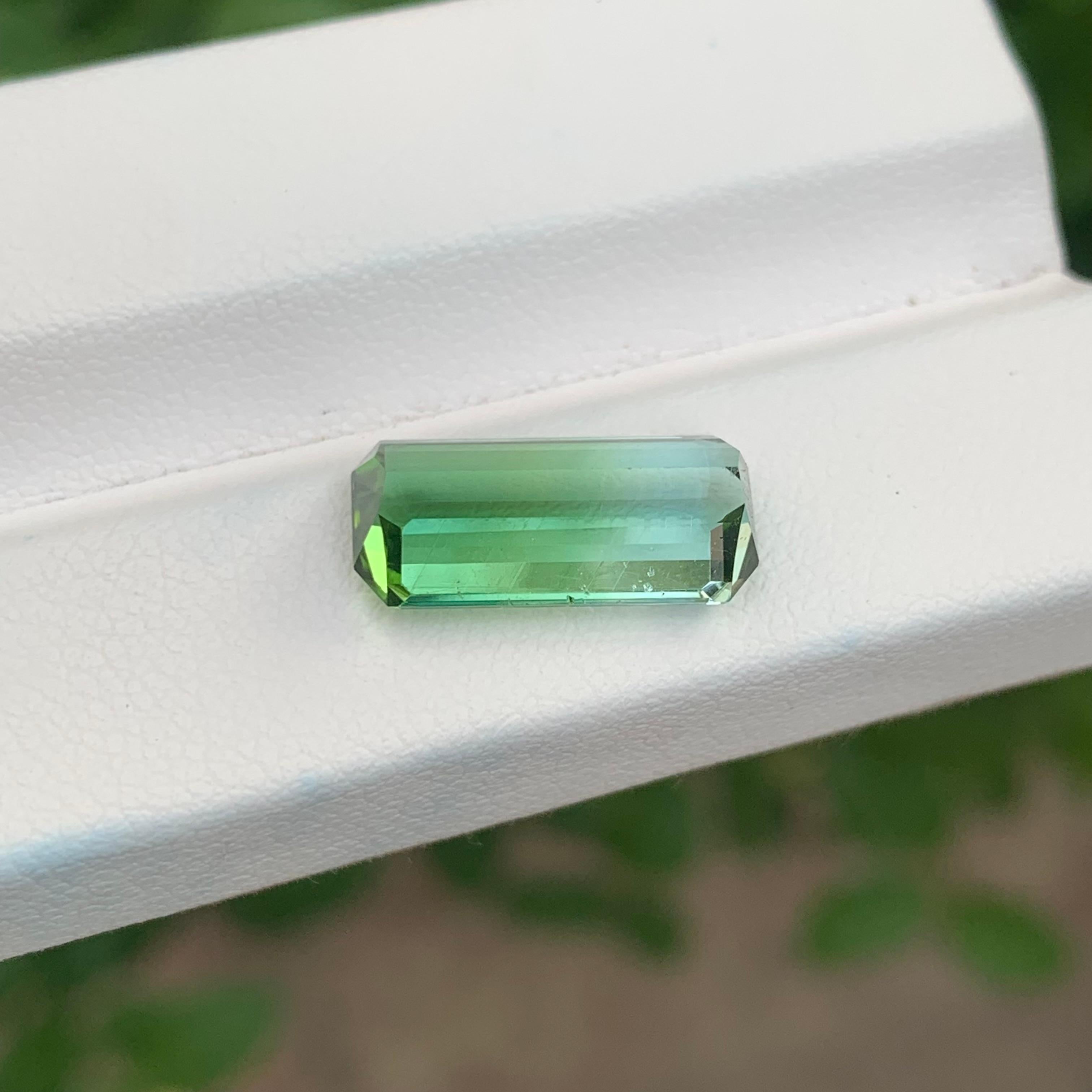 5,60 carati di tormalina naturale bicolore a forma di smeraldo lungo sciolta In condizioni Nuovo in vendita a Peshawar, PK