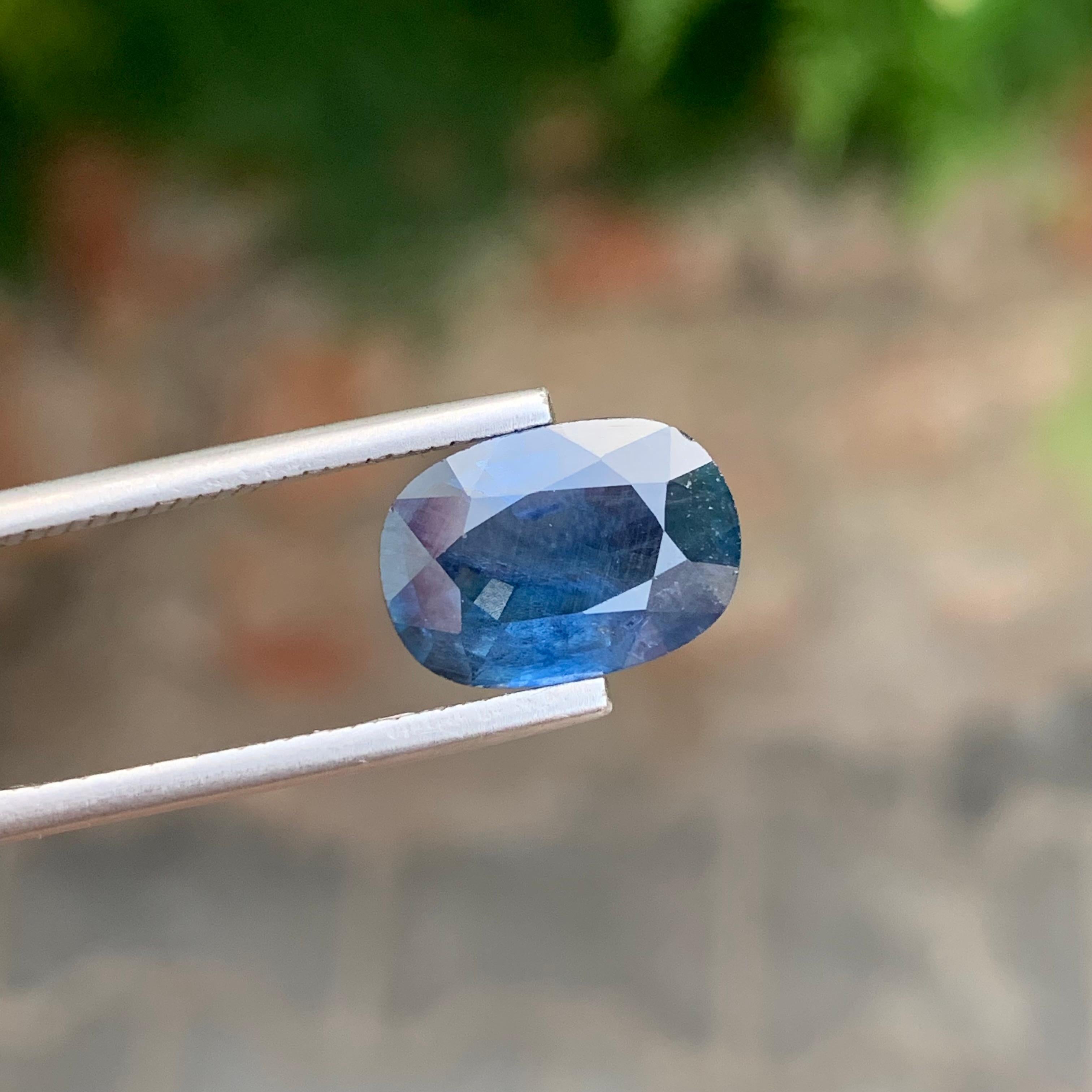 5,60 Karat Wunderschöner loser tiefblauer Saphir in ovaler Form im Angebot 4