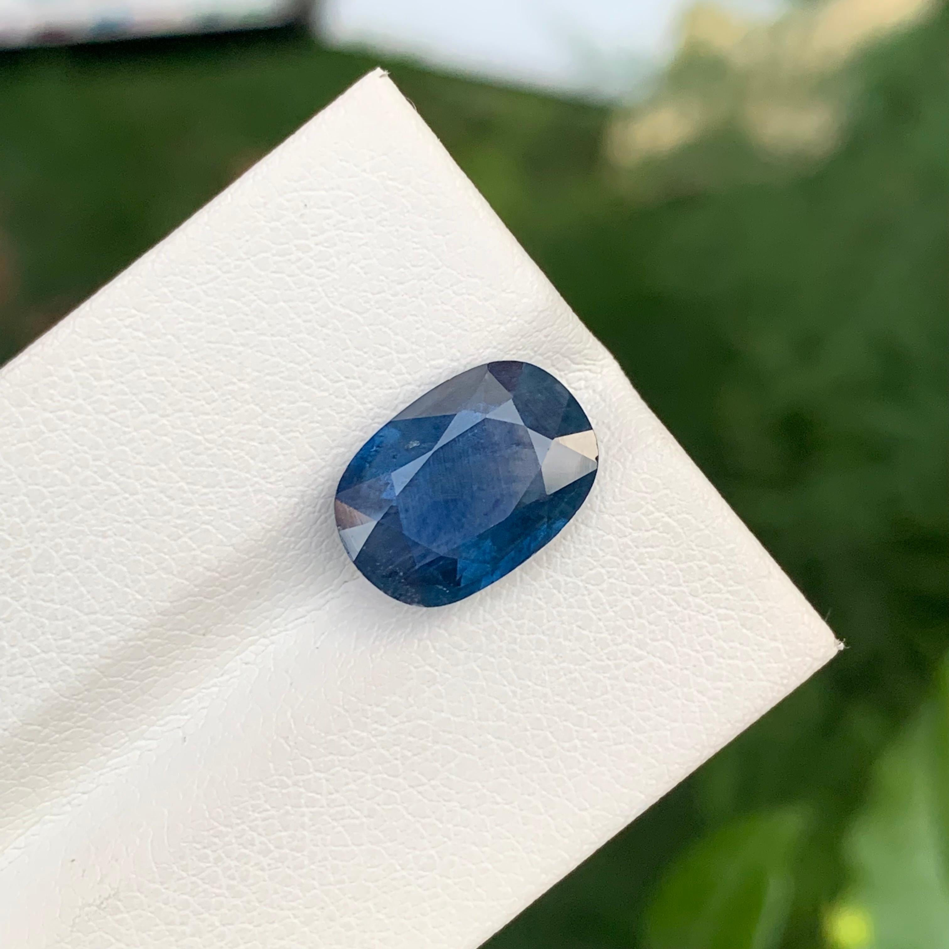 5,60 Karat Wunderschöner loser tiefblauer Saphir in ovaler Form im Angebot 5