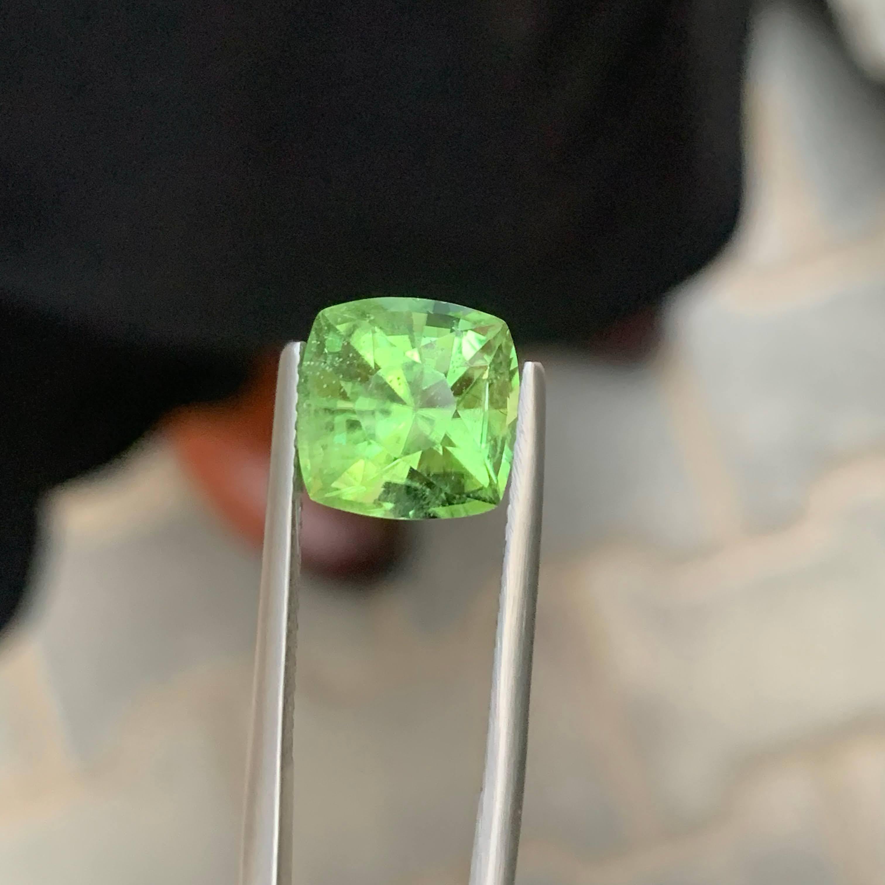 5.60 Carat Natural Loose Green Peridot Stone Cushion Cut Pakistani Gemstone For Sale 4