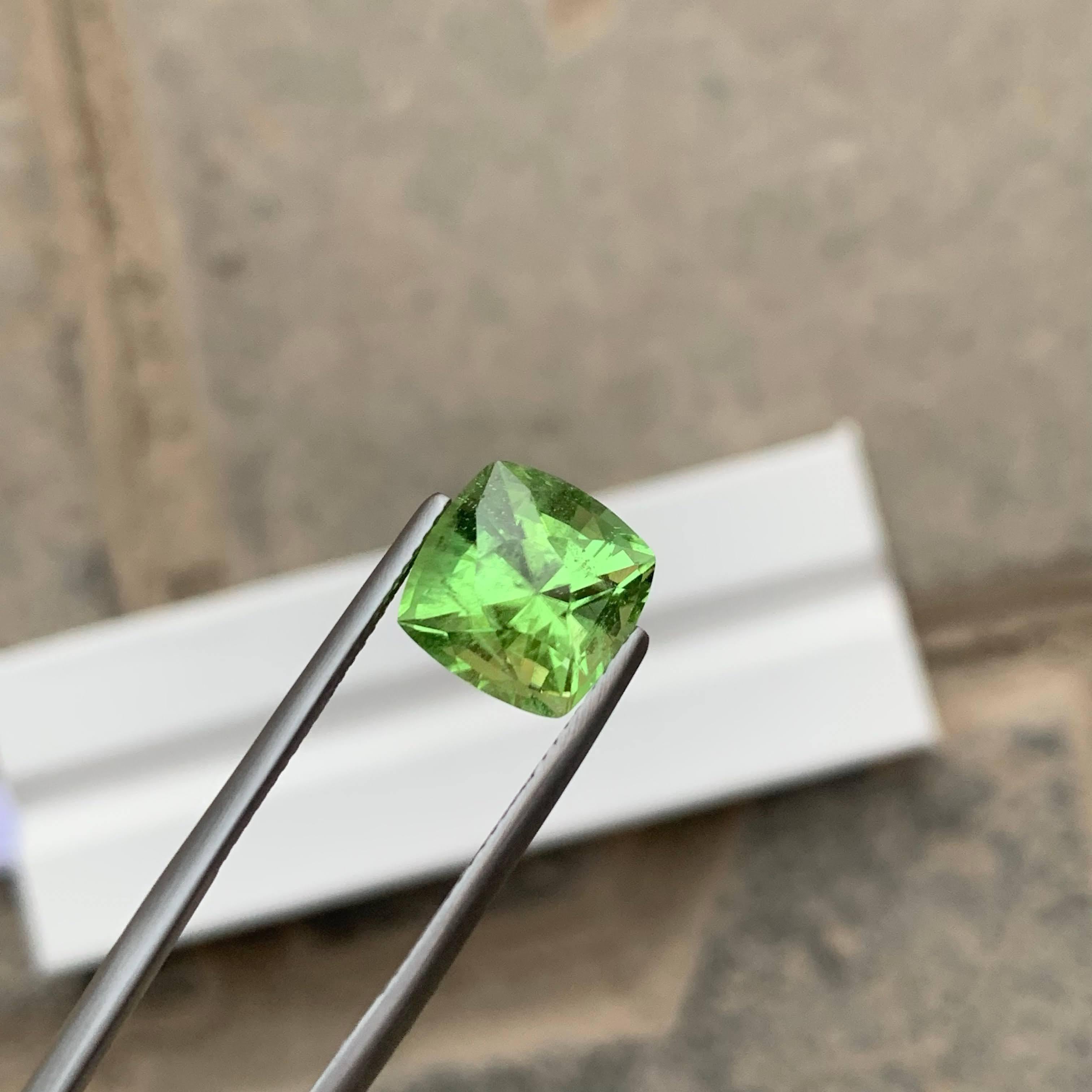 5.60 Carat Natural Loose Green Peridot Stone Cushion Cut Pakistani Gemstone For Sale 5