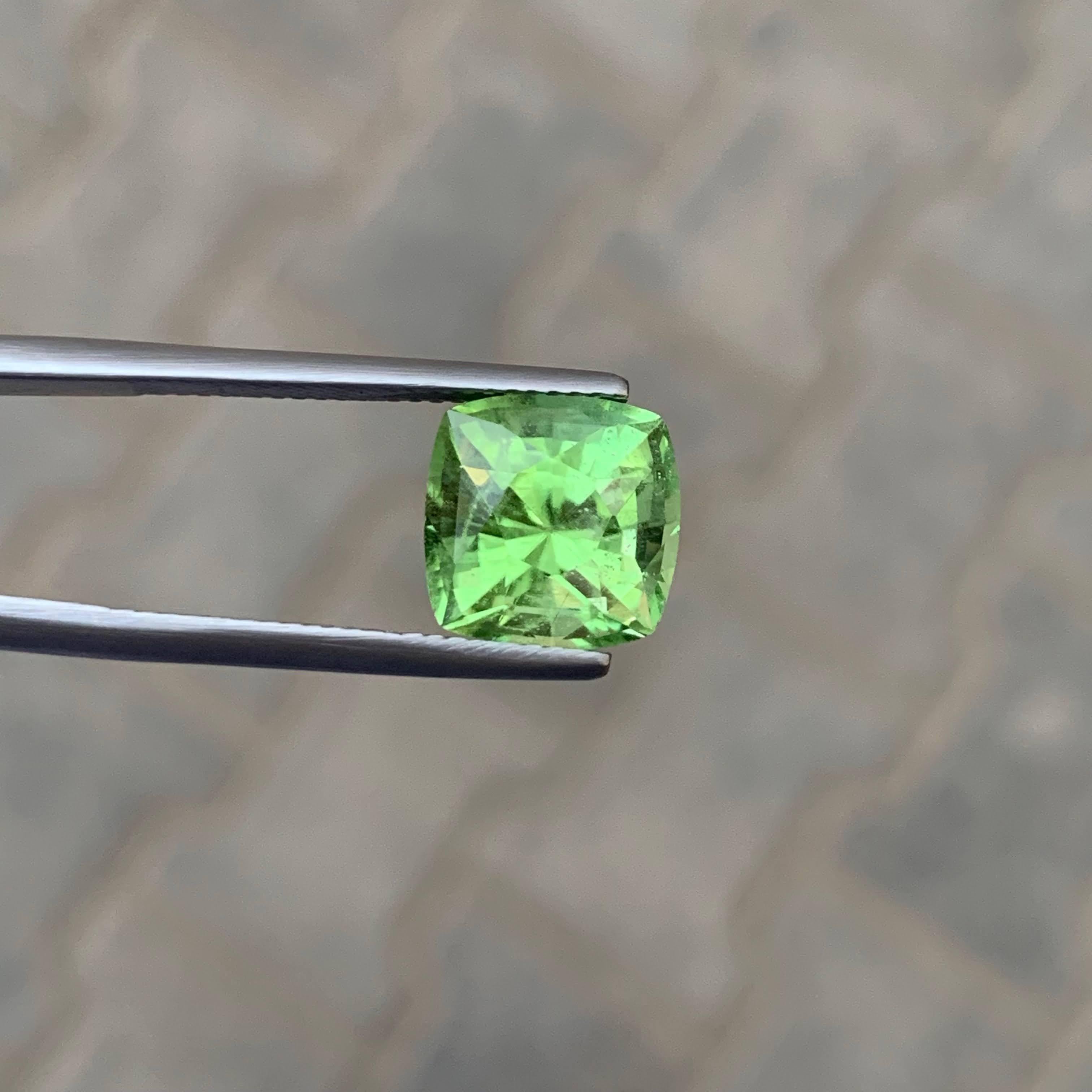 5.60 Carat Natural Loose Green Peridot Stone Cushion Cut Pakistani Gemstone For Sale 1