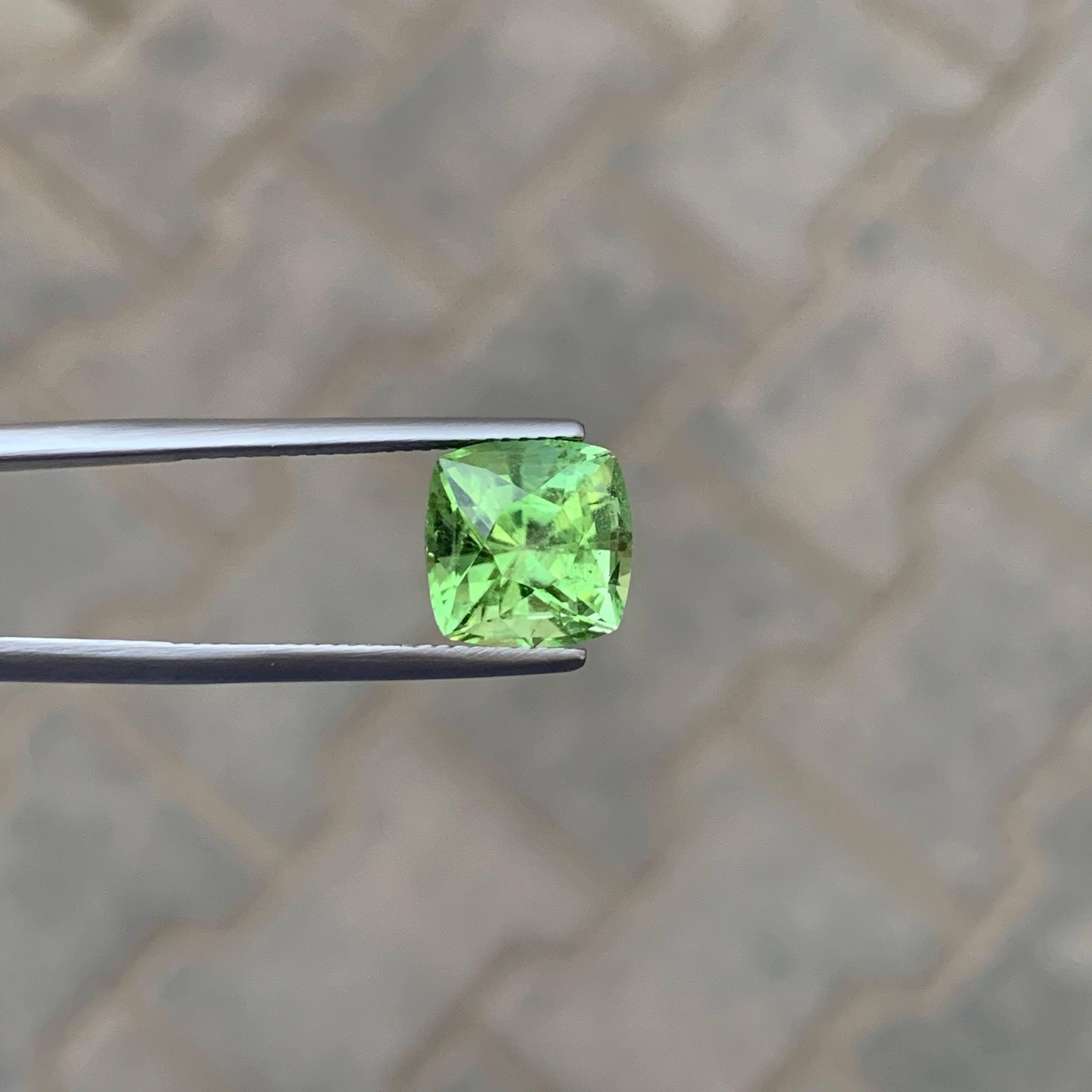 5.60 Carat Natural Loose Green Peridot Stone Cushion Cut Pakistani Gemstone For Sale 2