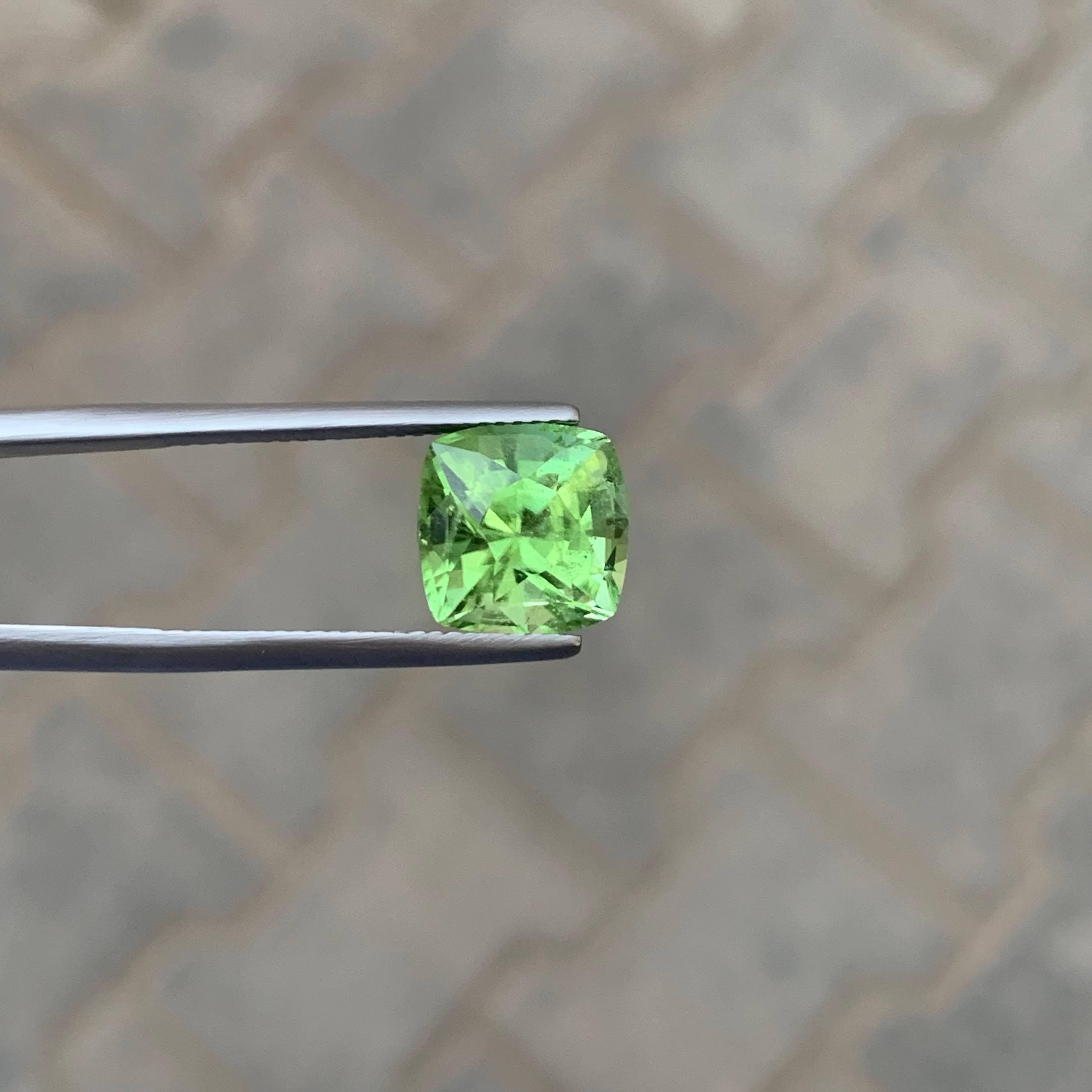 5.60 Carat Natural Loose Green Peridot Stone Cushion Cut Pakistani Gemstone For Sale 3