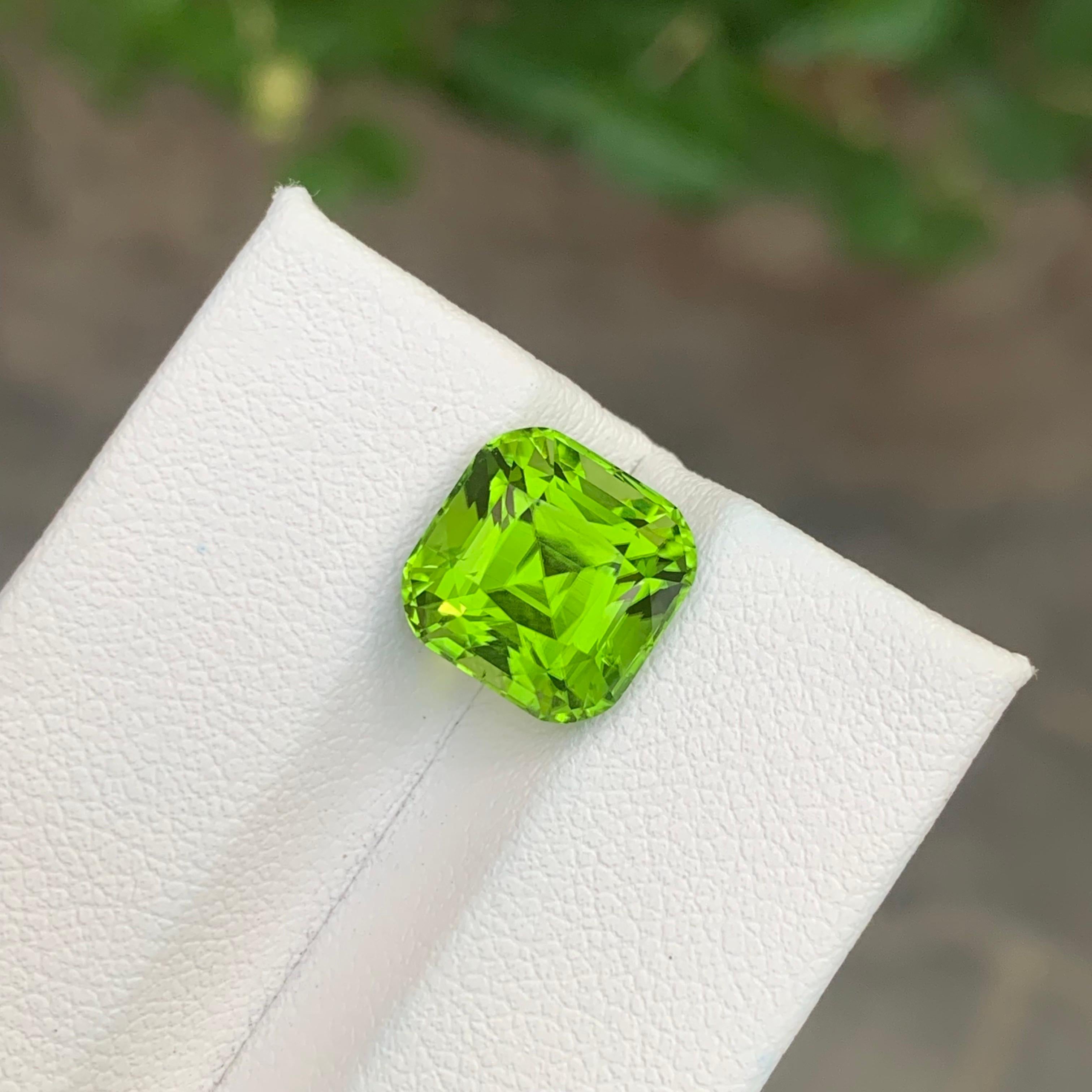 5.60 Carat Natural Loose Peridot Cushion Shape Gemstone For Sale 1
