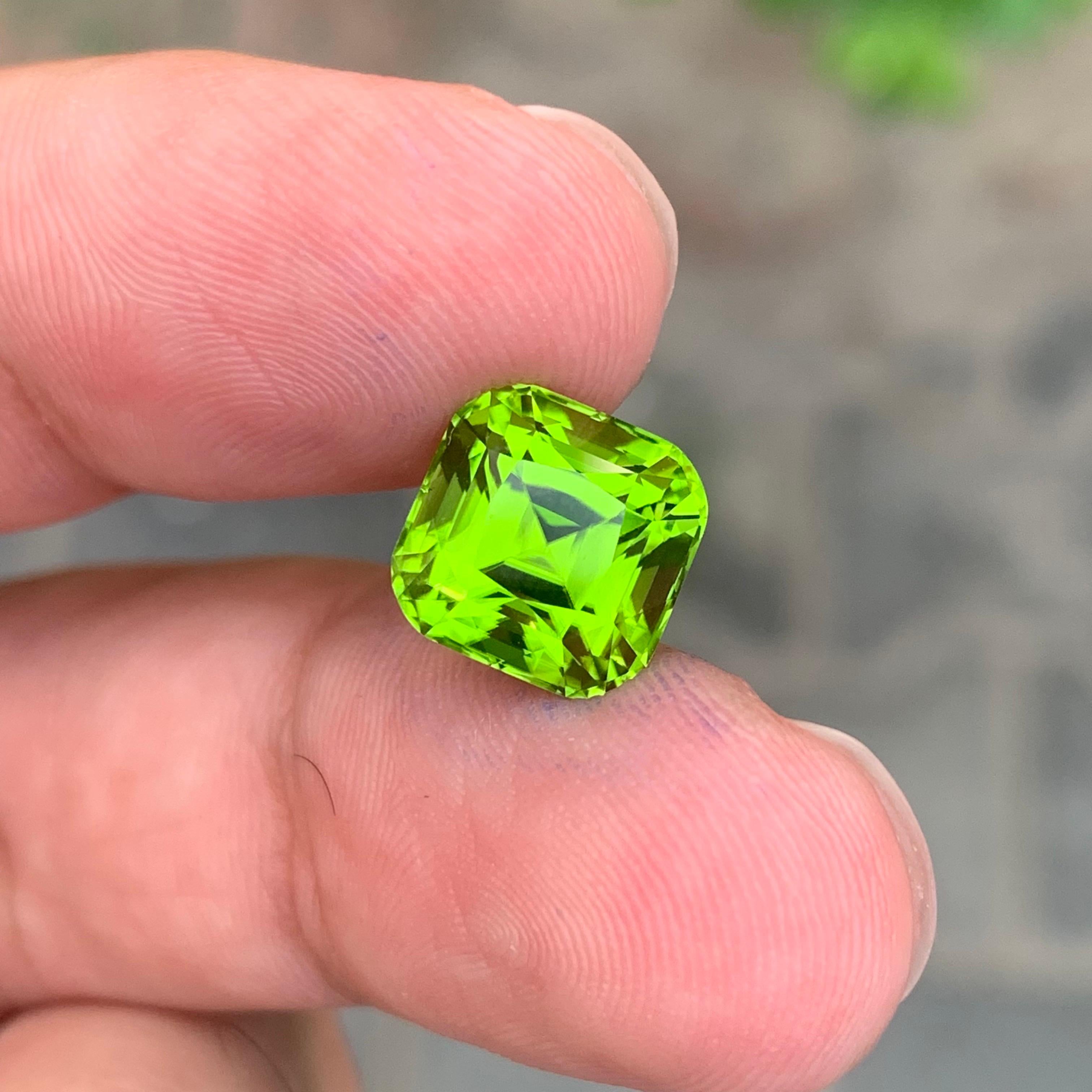 5.60 Carat Natural Loose Peridot Cushion Shape Gemstone For Sale 3