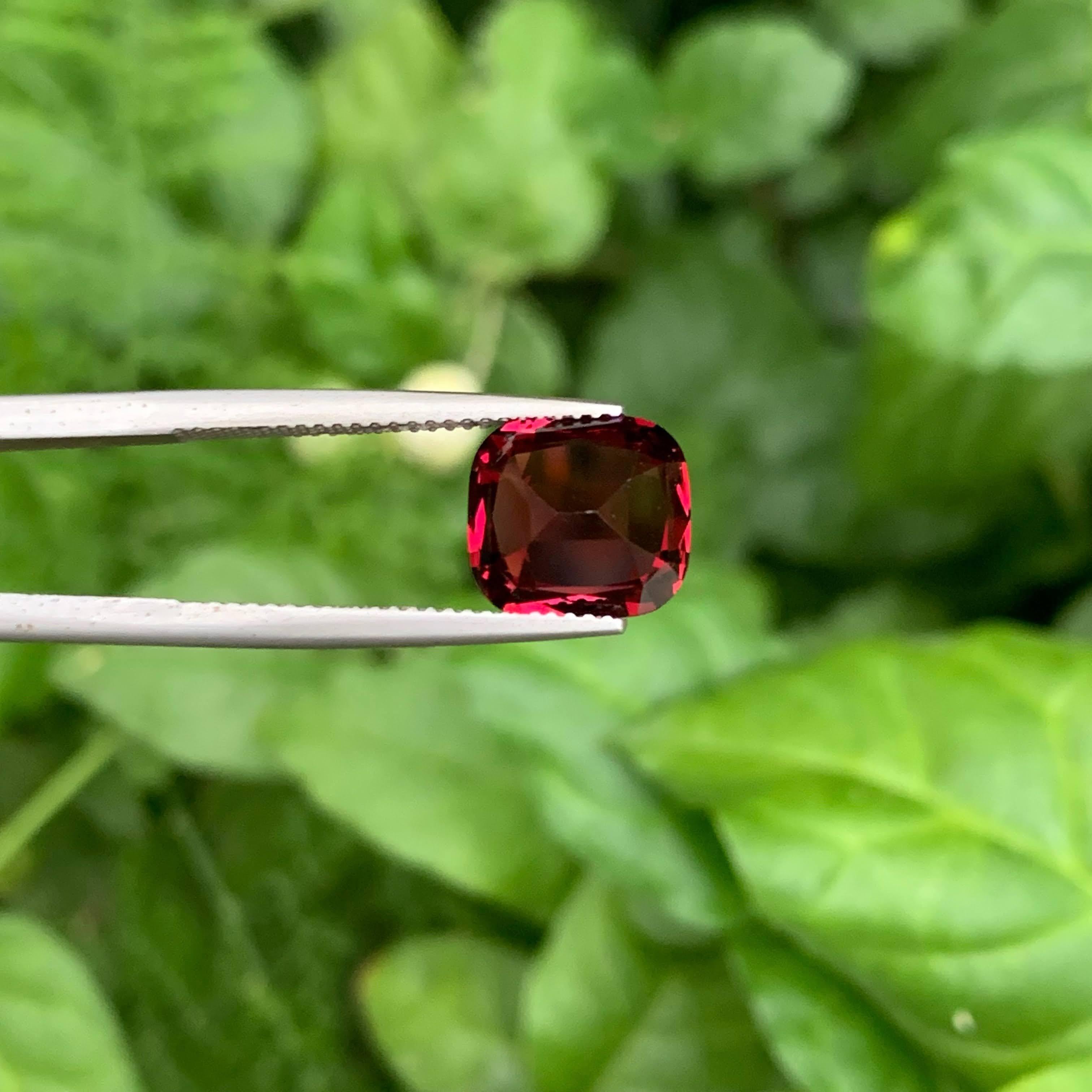 5,60 Carati di granato rosso rosato naturale sfuso Pietra africana tagliata a cuscino In condizioni Nuovo in vendita a Bangkok, TH