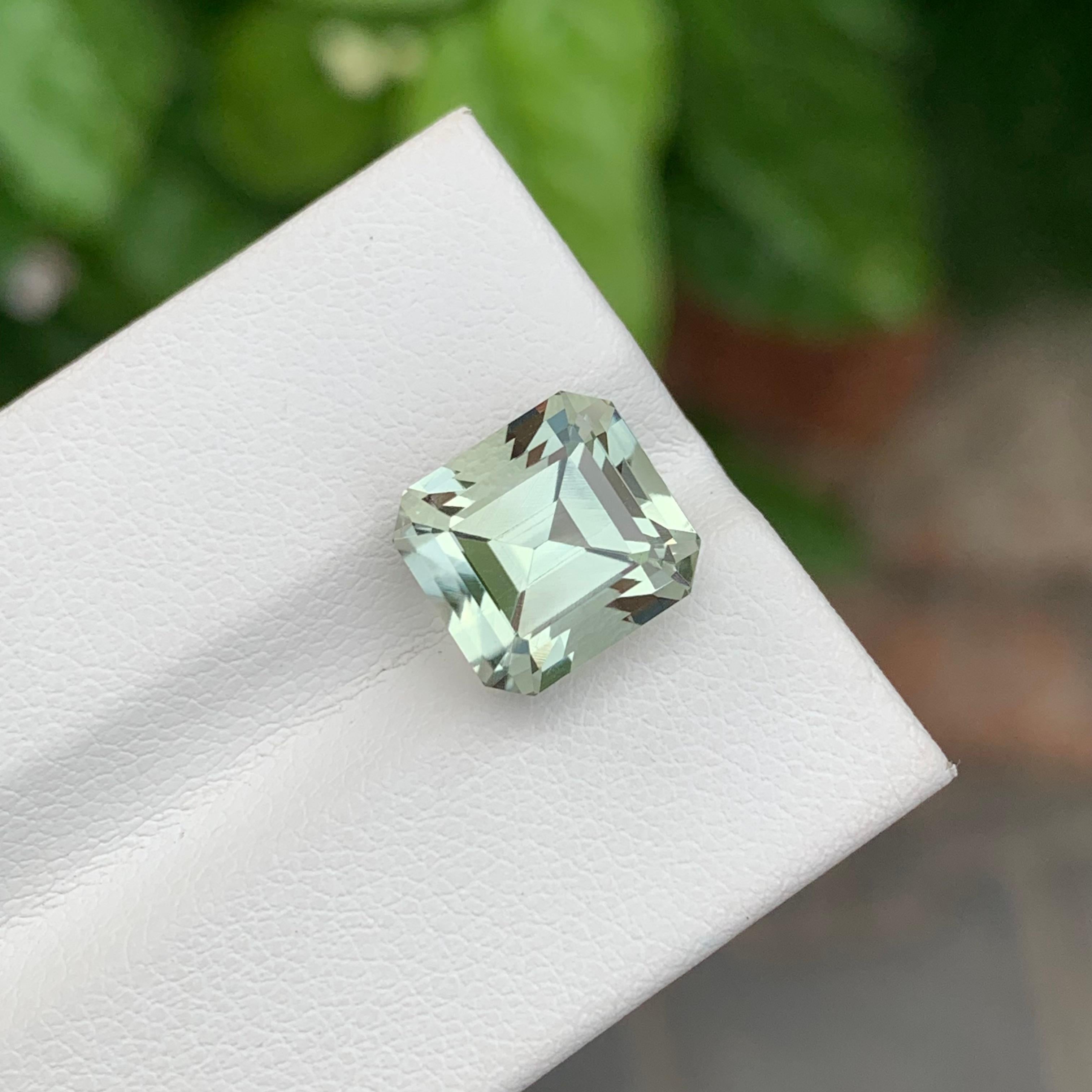 Gema suelta de amatista verde de 5,60 quilates en forma de aspa procedente de una mina brasileña Corte Asscher en venta