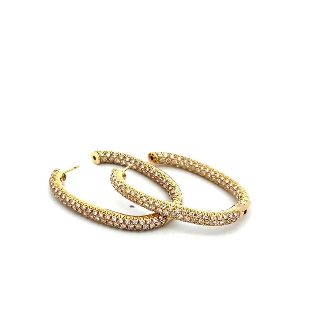 Orecchini a cerchio in oro giallo 18 carati da 5,60 carati con diamante tondo Brilliante F VS in vendita 3